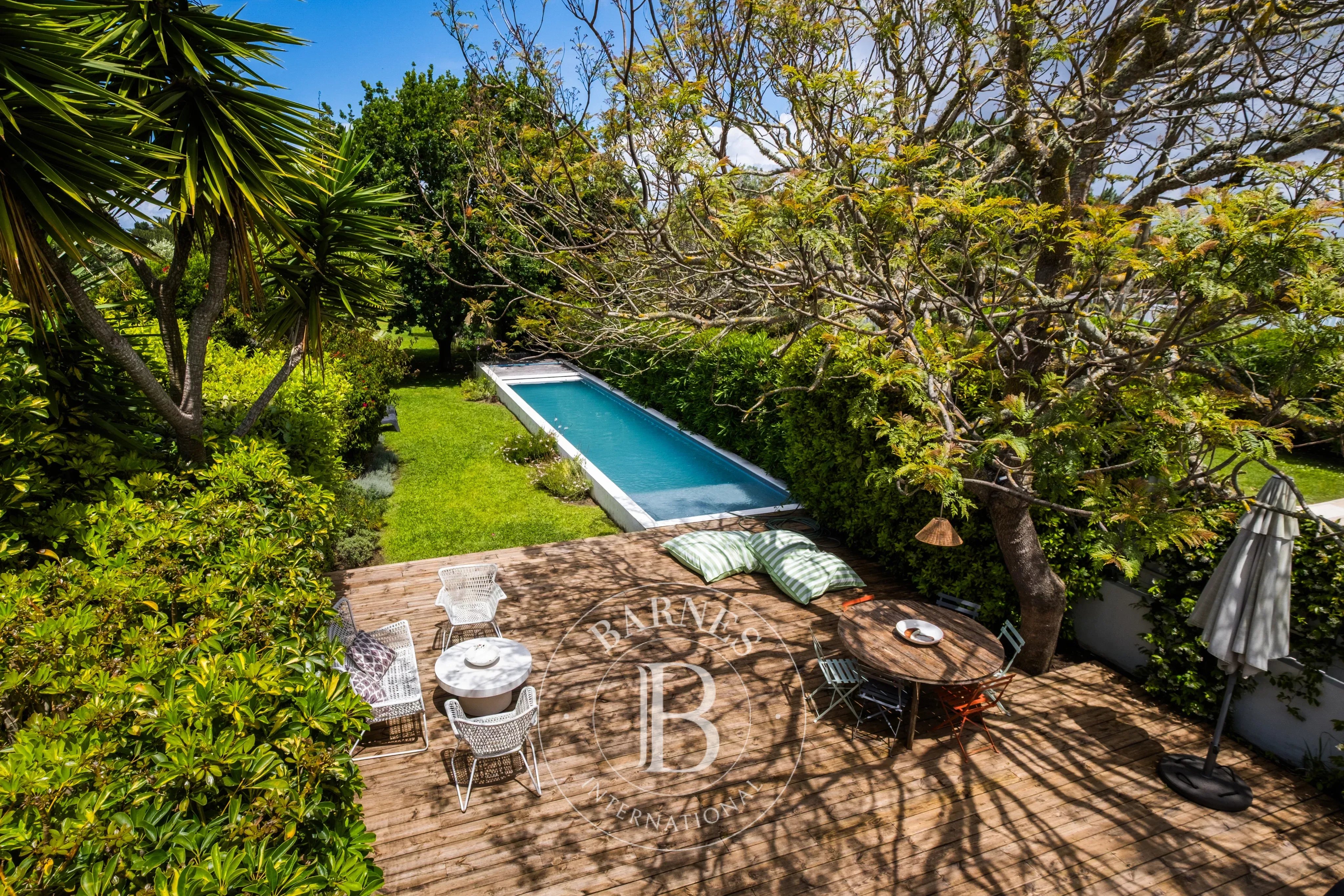 Moradia com piscina e jardim privativo em Sesimbra