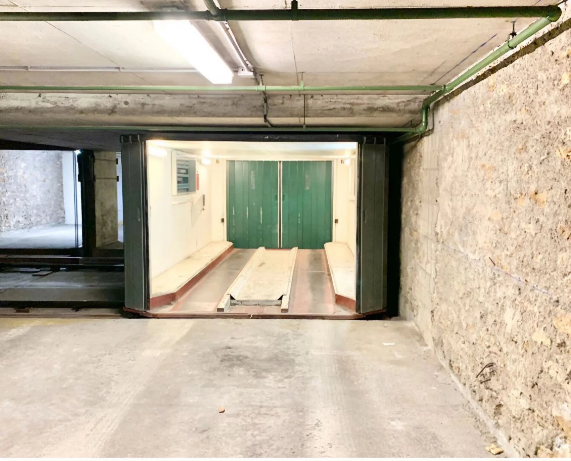 Parcheggio Paris 8ème - picture 2