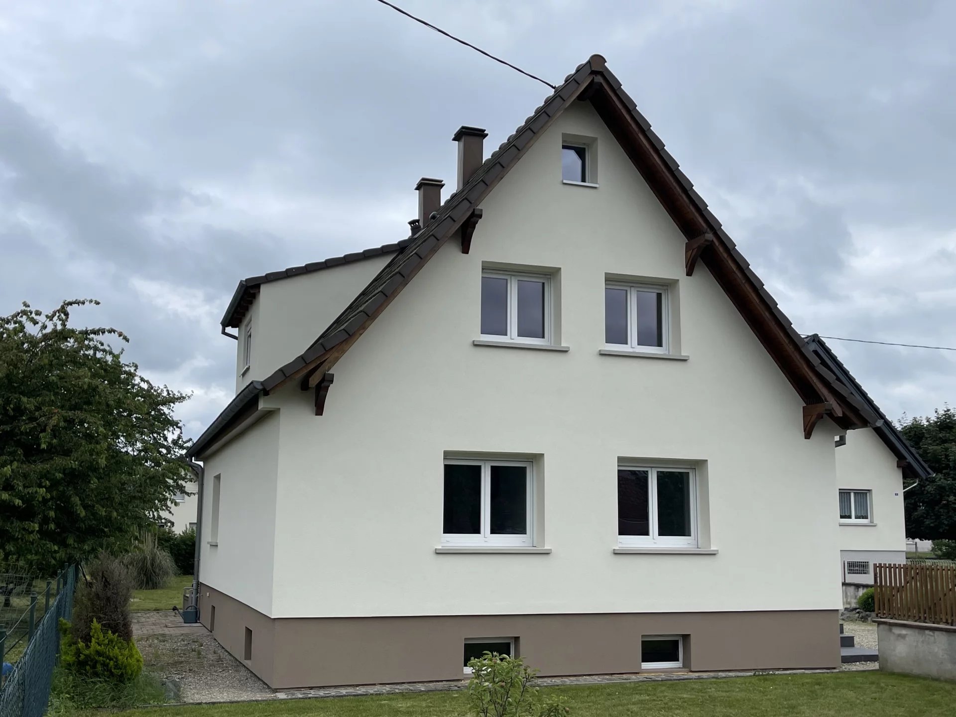 Maison 6 pièces avec grand jardin au calme