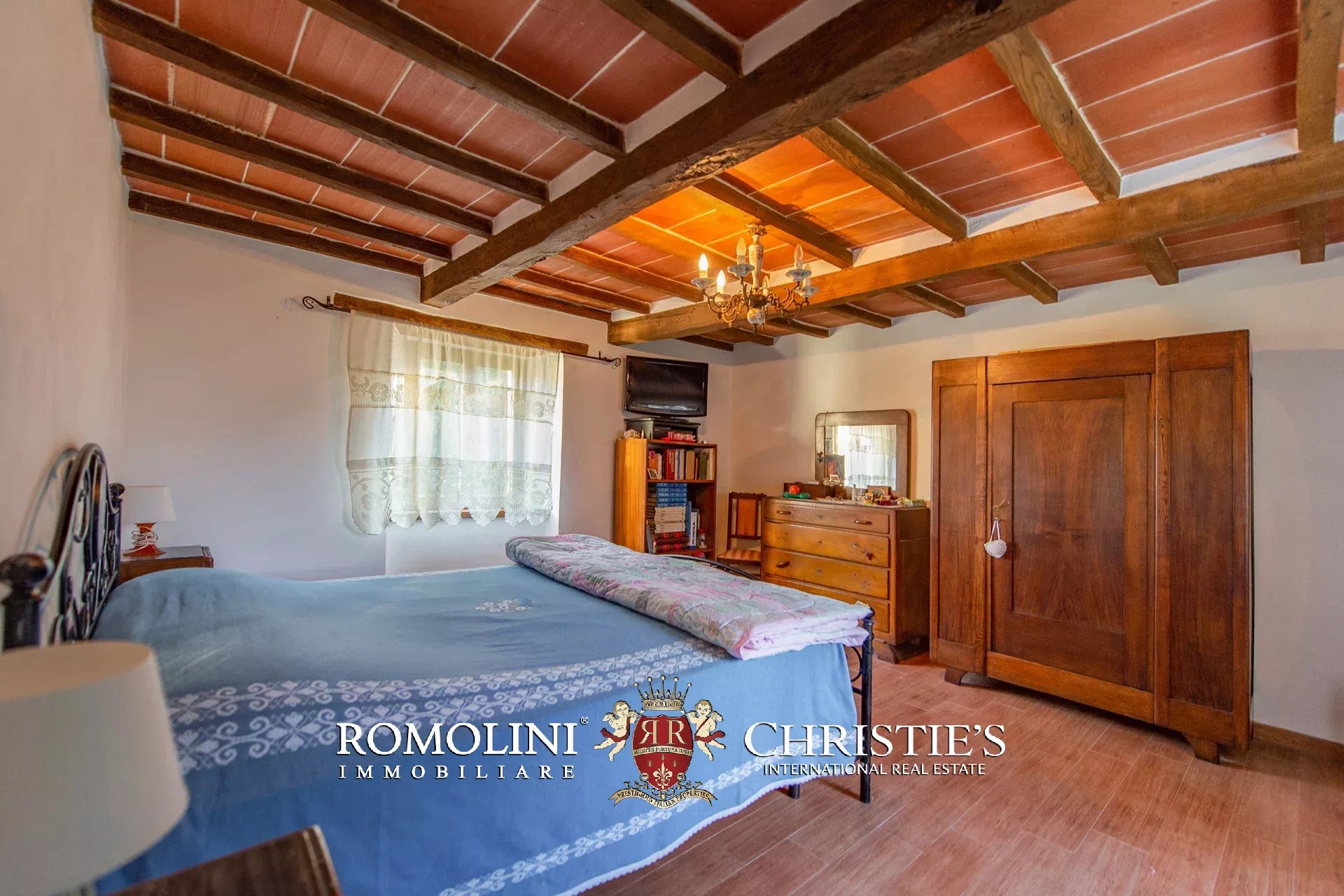 FARMHOUSE WITH PANORAMIC VIEWS FOR SALE IN TUSCANY, CAPRESE MICHELANGELO