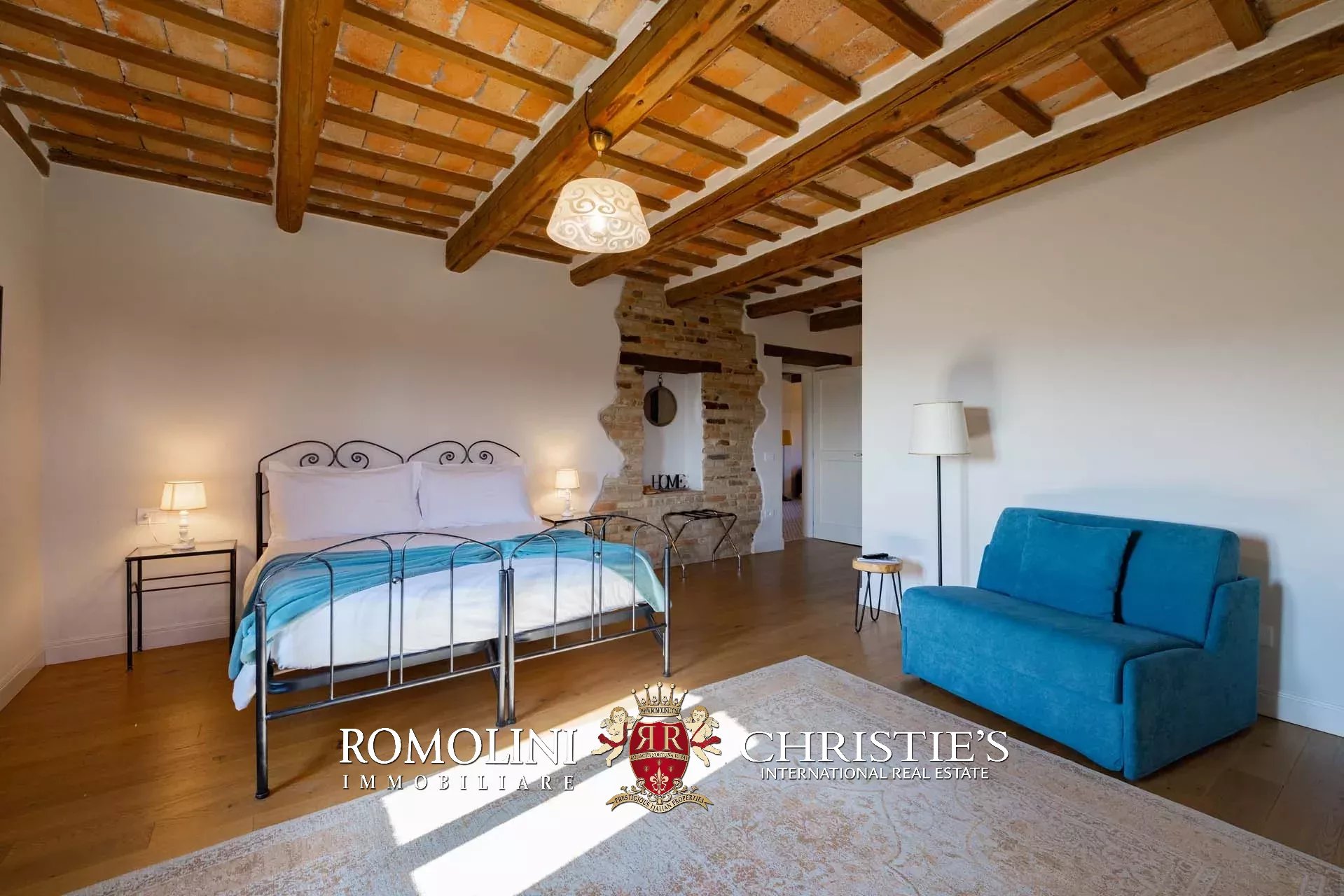 9 Bedroom Villa/Townhouse's Image 37
