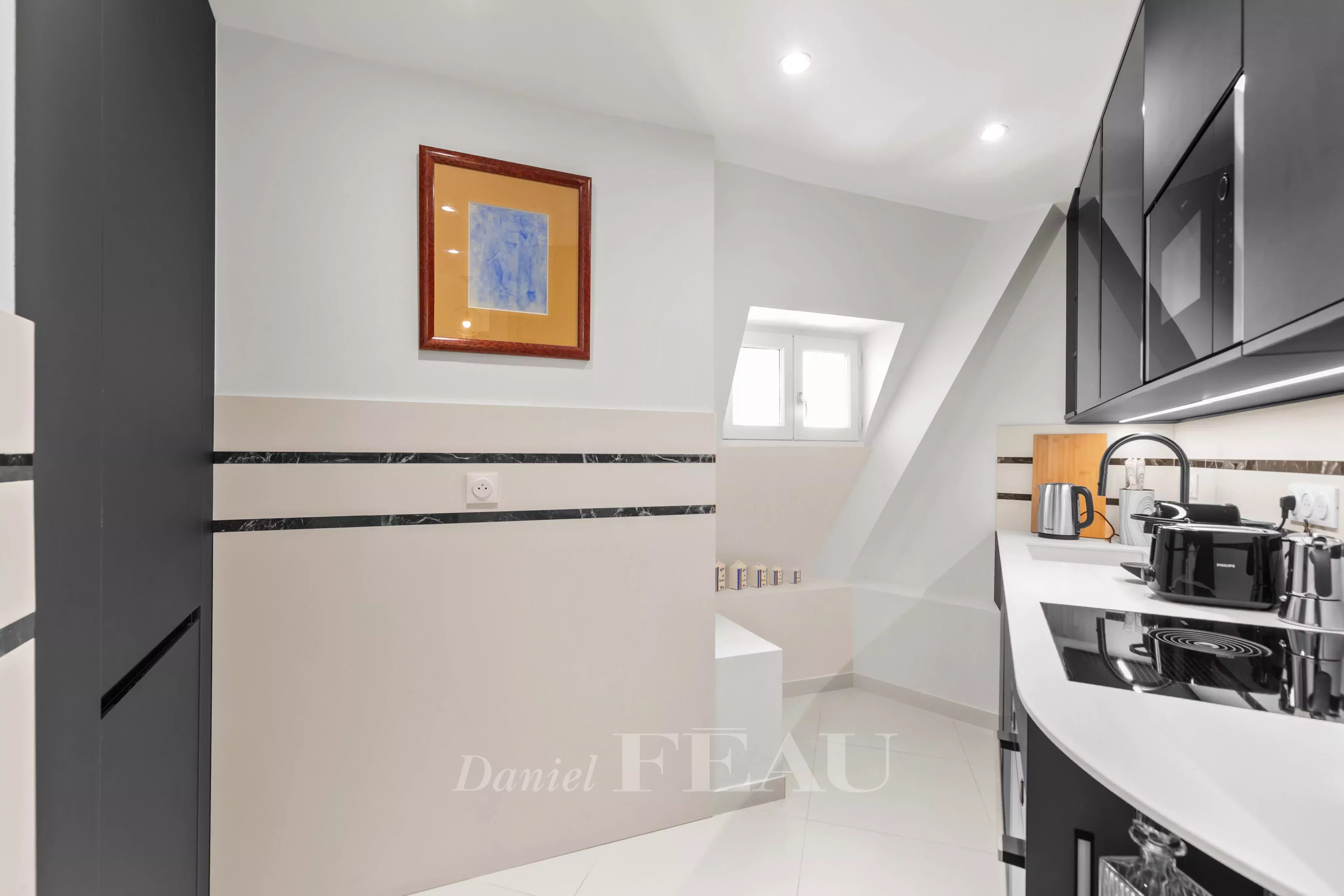 Sale Apartment Paris 8th