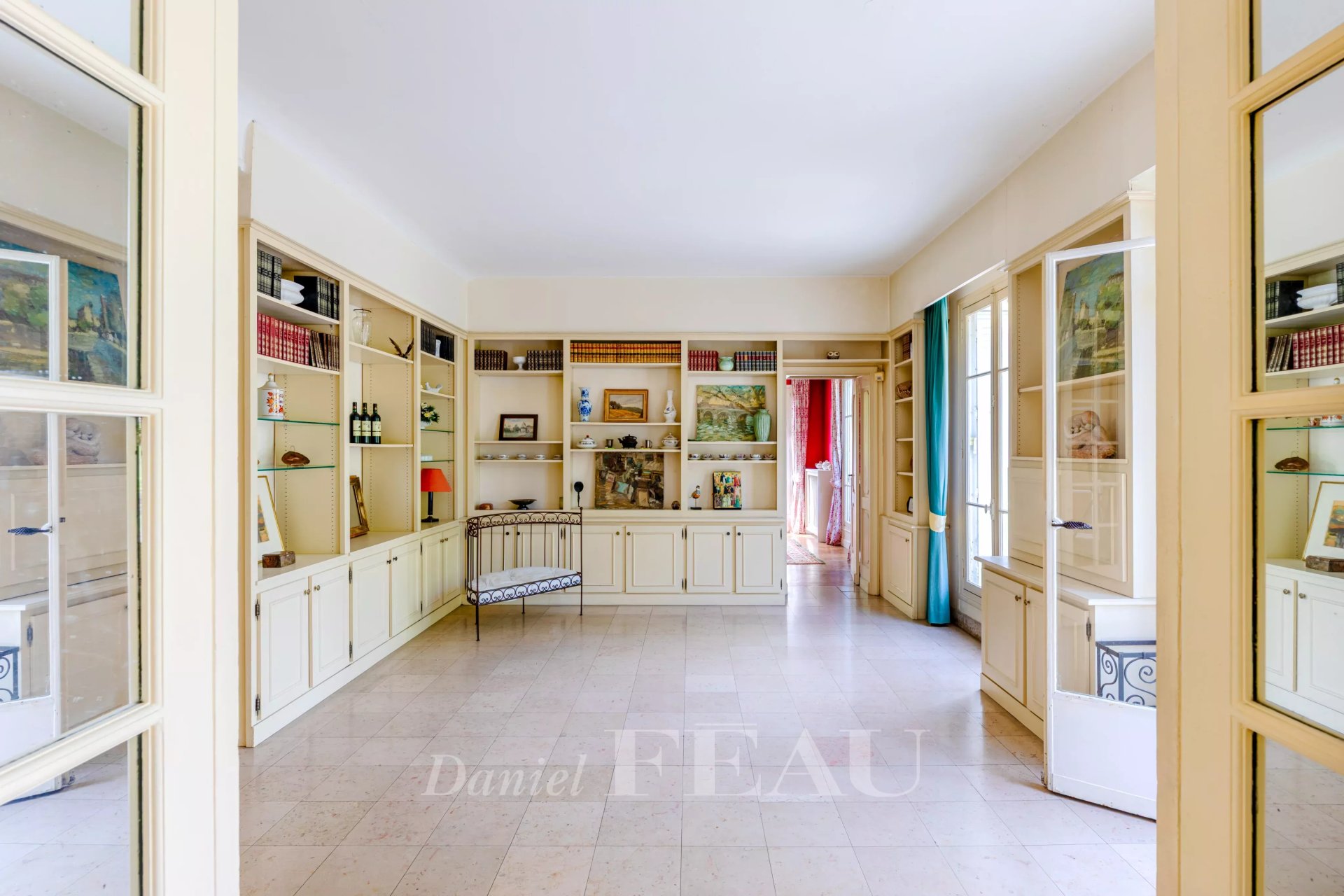 7 Bedroom Villa/Townhouse's Image 16