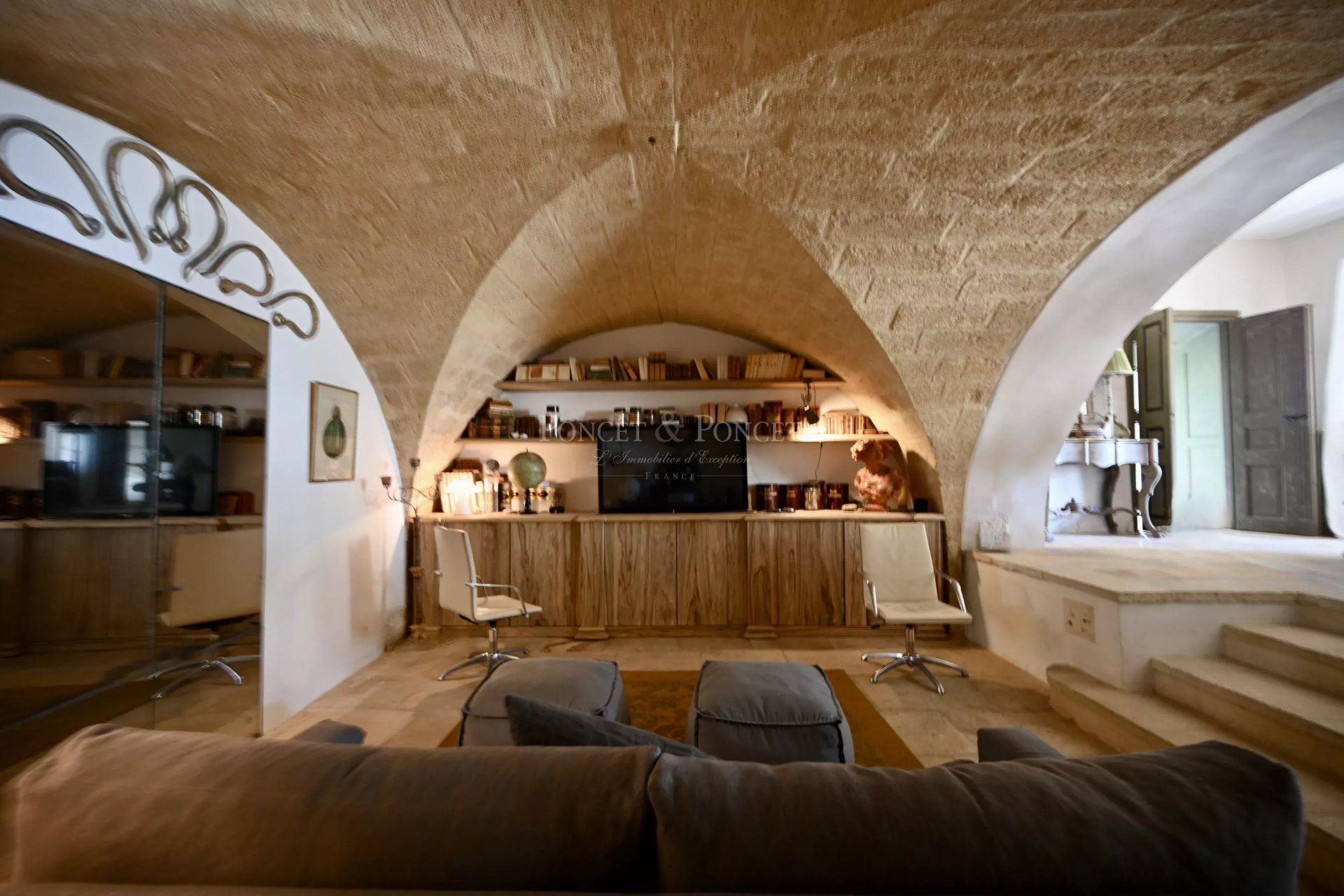 5 Bedroom Villa/Townhouse's Image 7