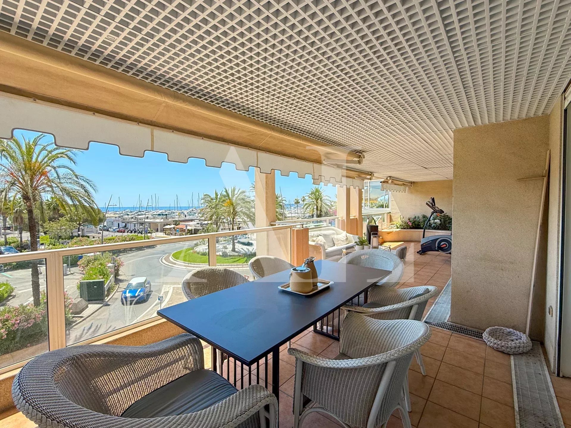 PALAIS NAPOLEON - 4 ROOMS APARTMENT SEA VIEW