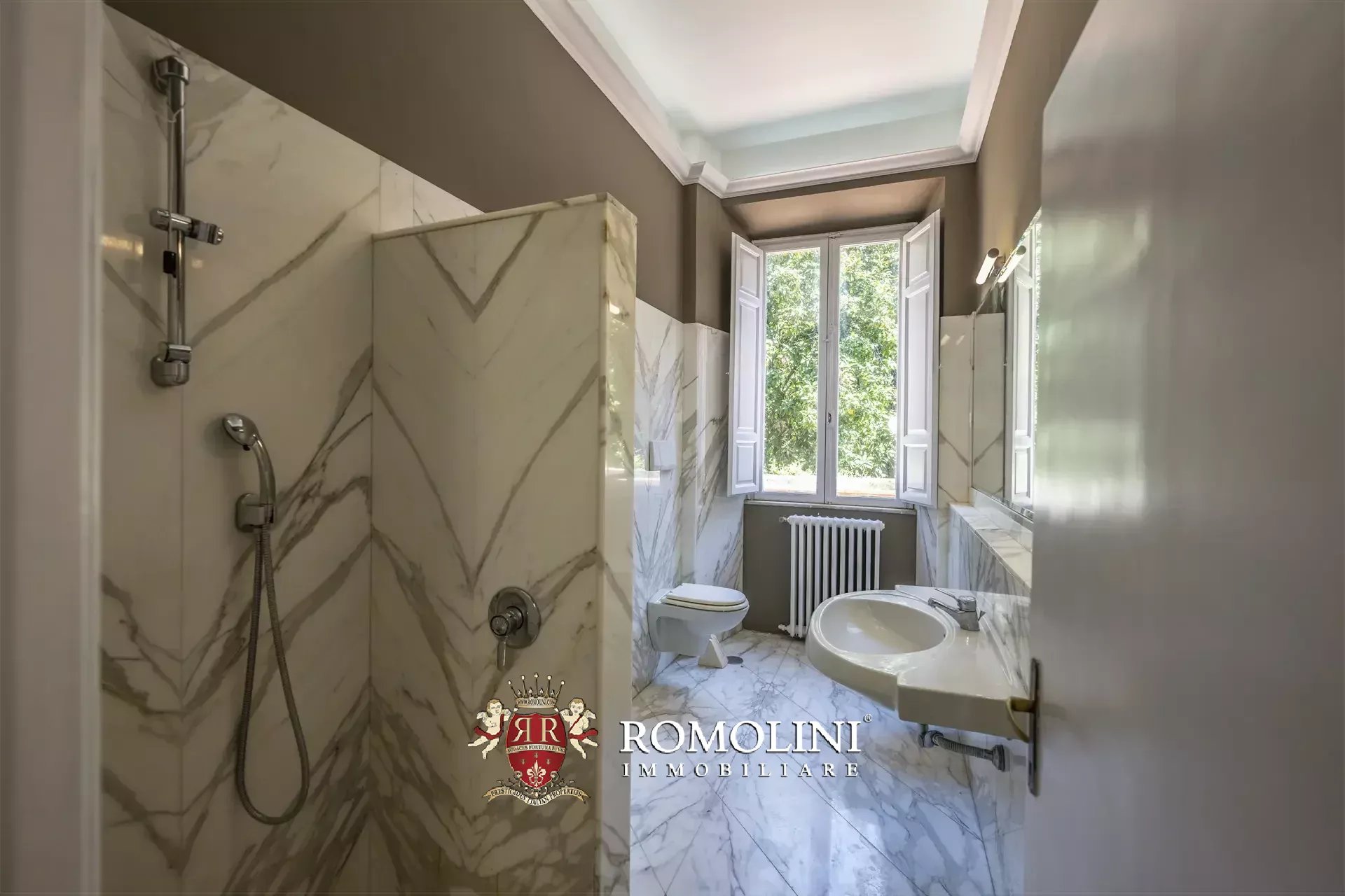 8 Bedroom Villa/Townhouse's Image 47