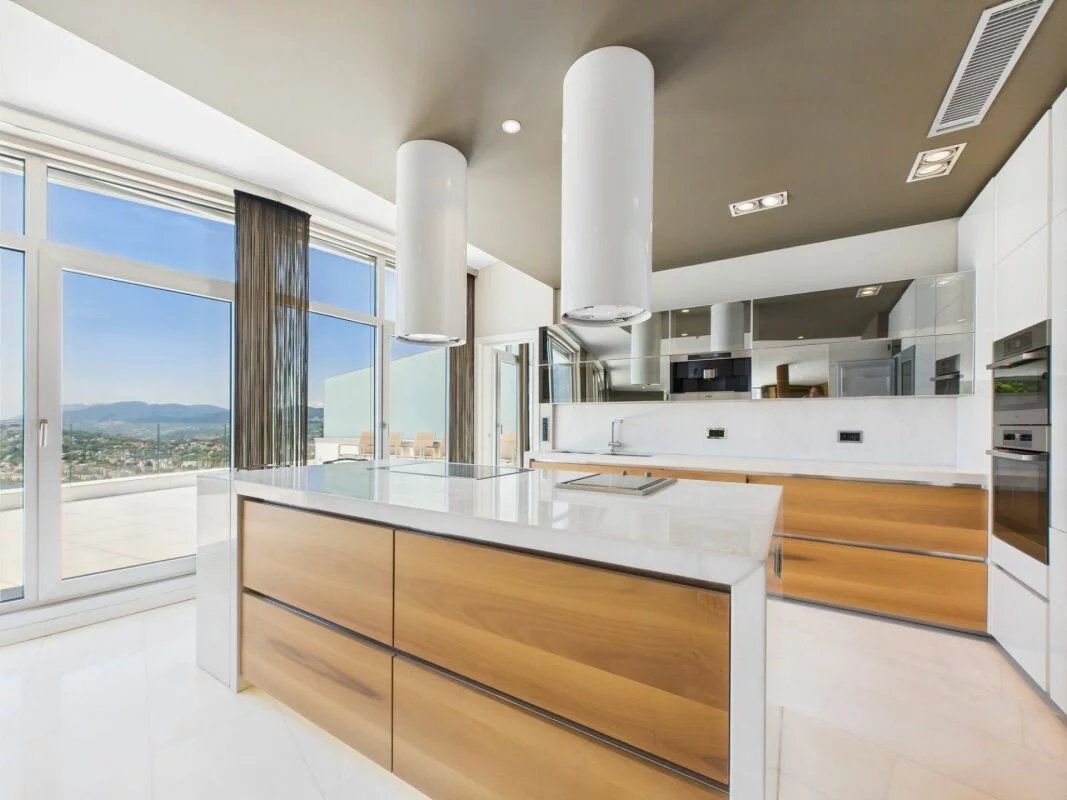 Duplexwohnung mit gehobenem Standard und atemberaubendem Seeblick