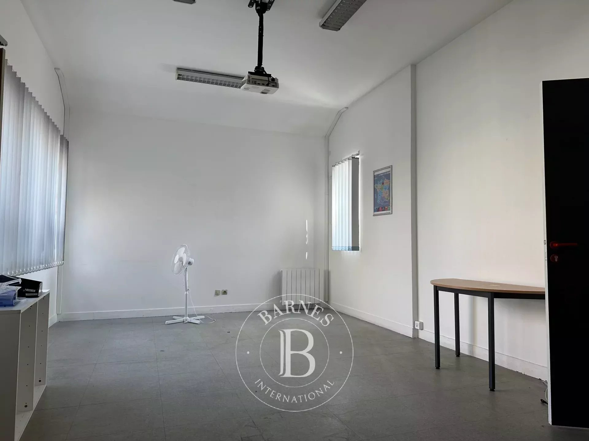 Local commercial Linas  -  ref 85163601 (picture 3)