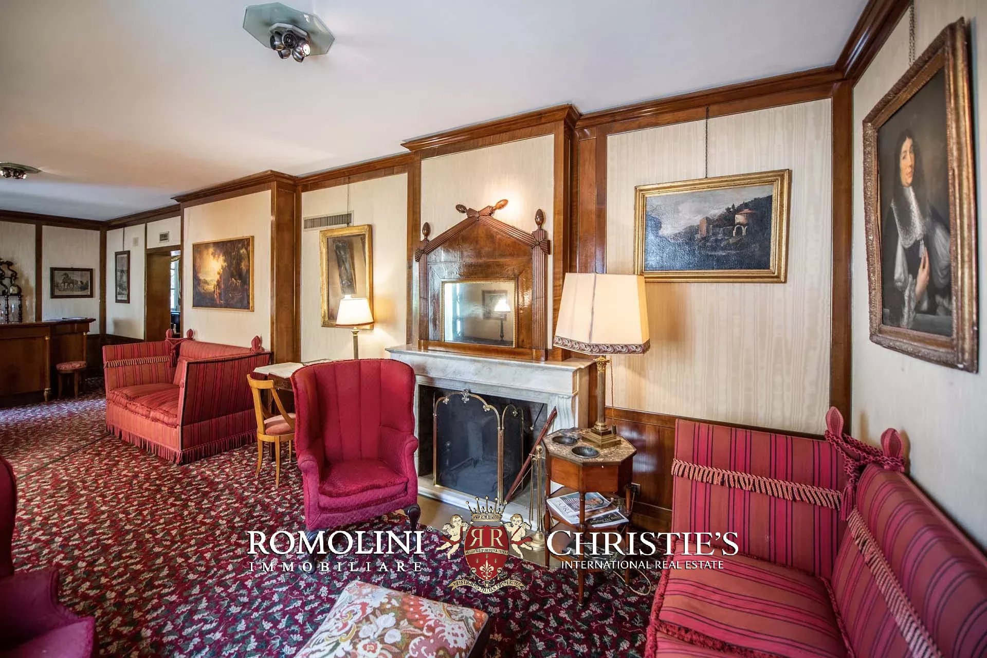 10 Bedroom Villa/Townhouse's Image 18