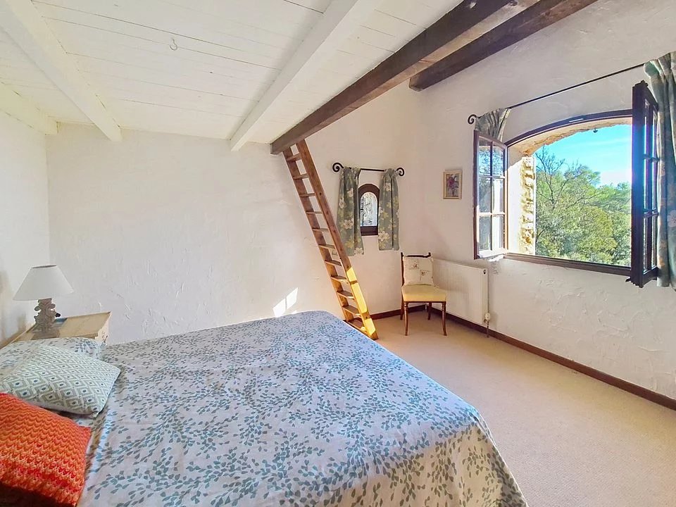 BEAUTIFUL STONE PROPERTY WITH  POOL