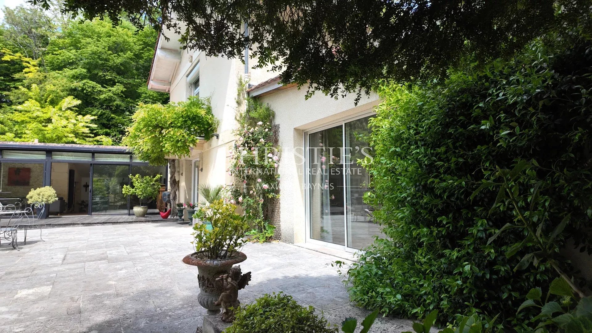 5 Bedroom Villa/Townhouse's Image 30