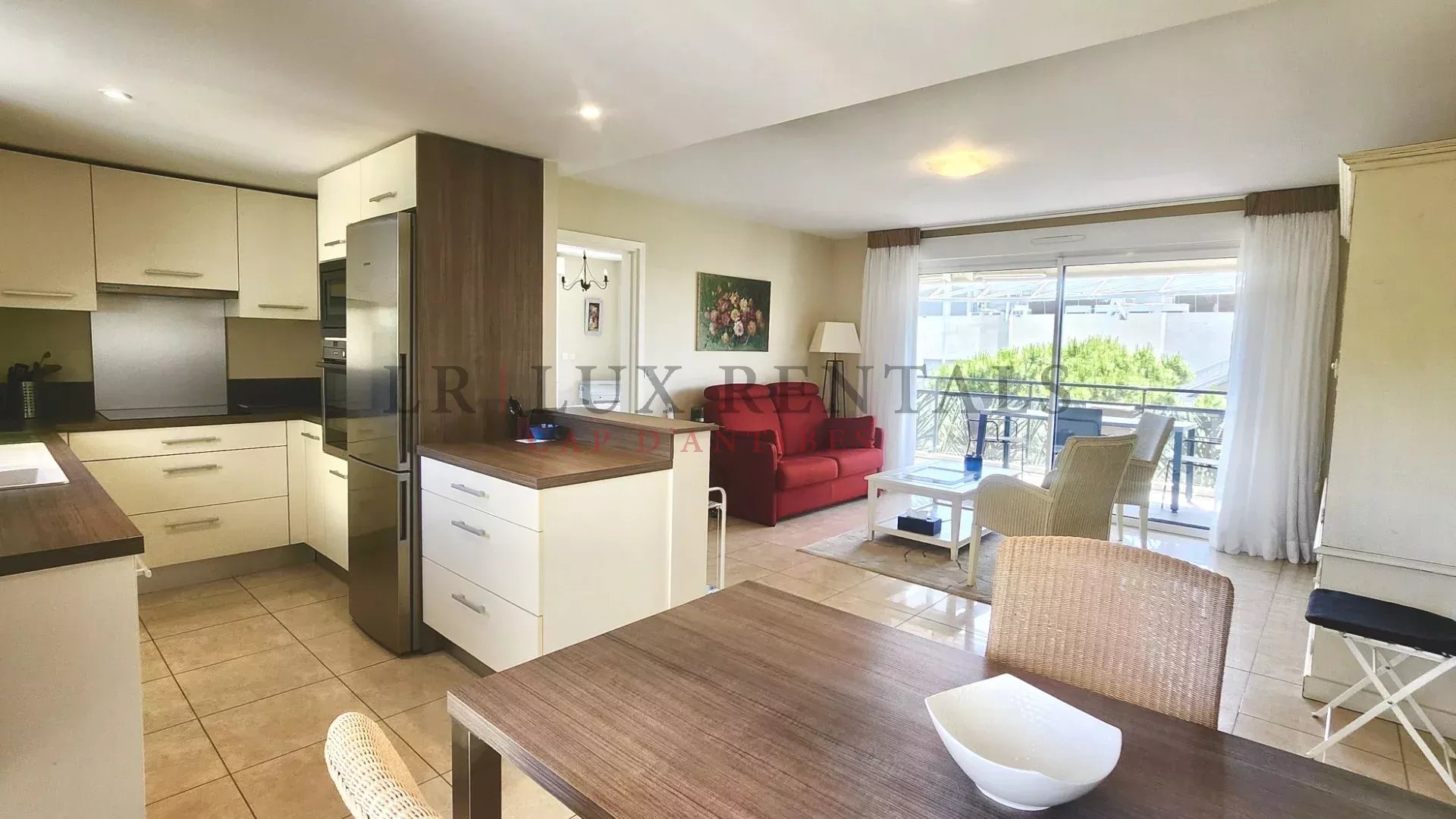 3P Juan Les Pins heart of the Pinède