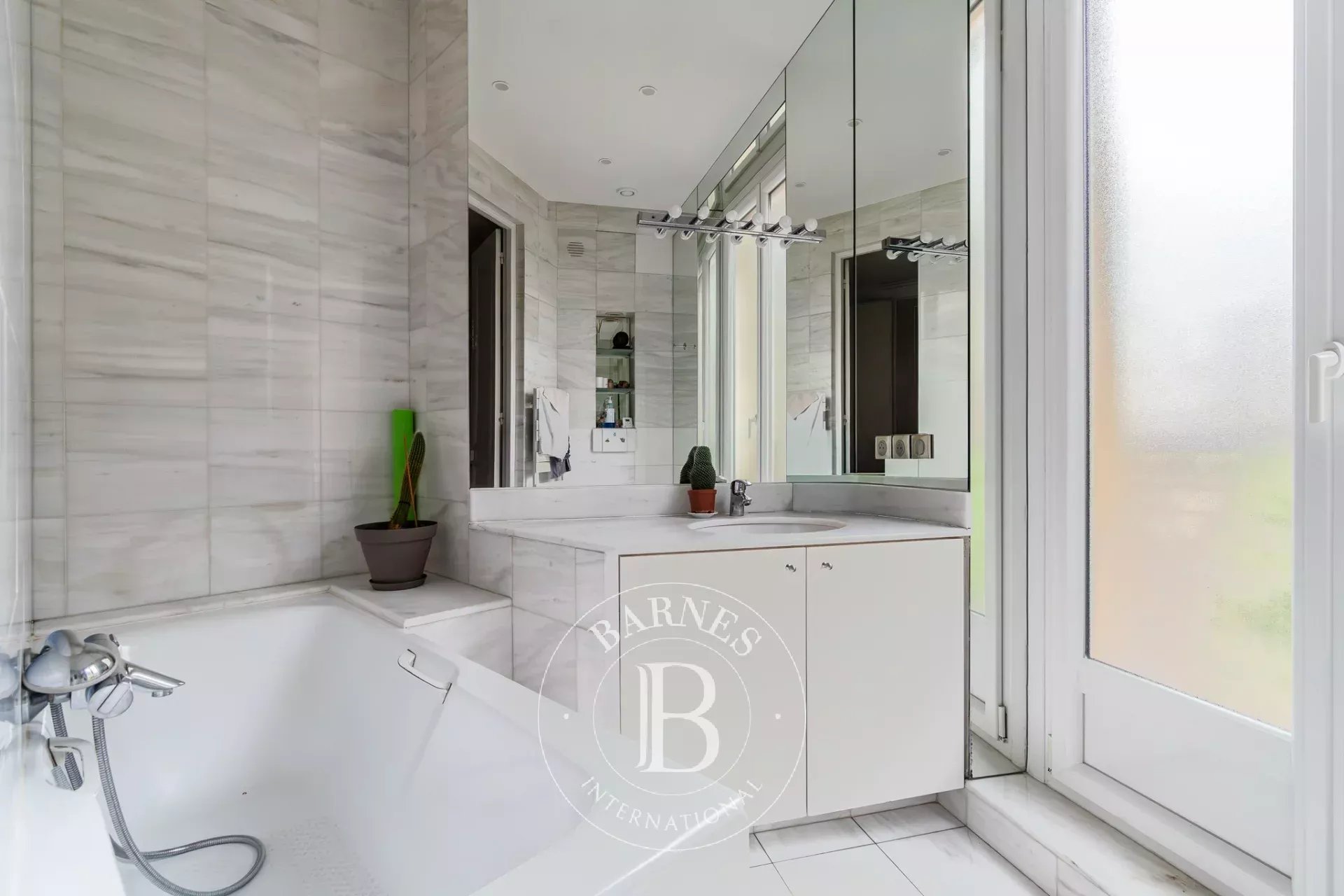 Paris  - Apartment 4 Bedrooms - picture 19