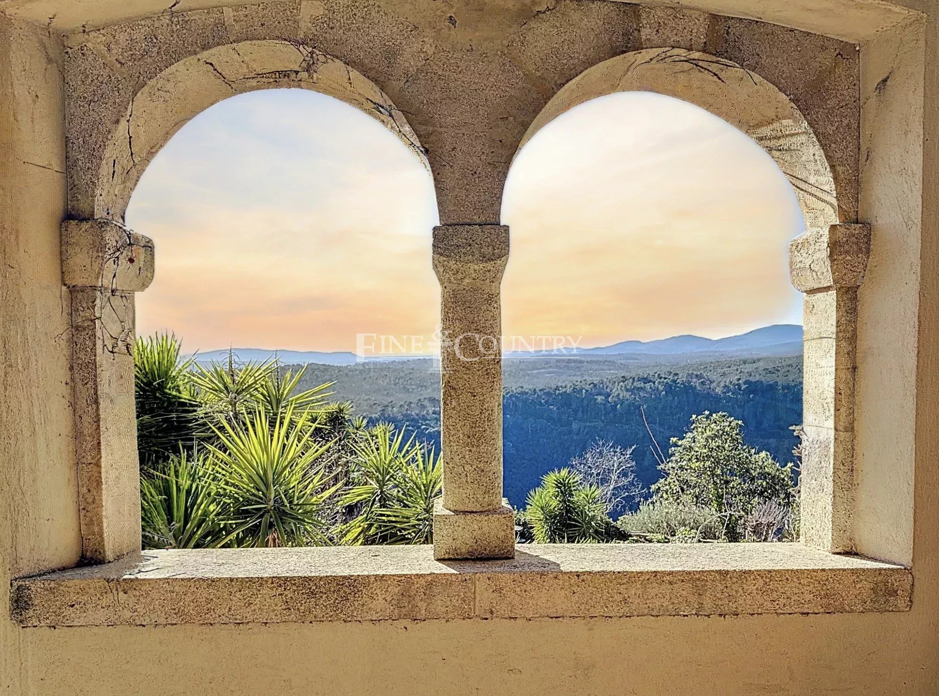 Photo of 4 Houses for sale in Saint-Cezaire-sur-Siagne