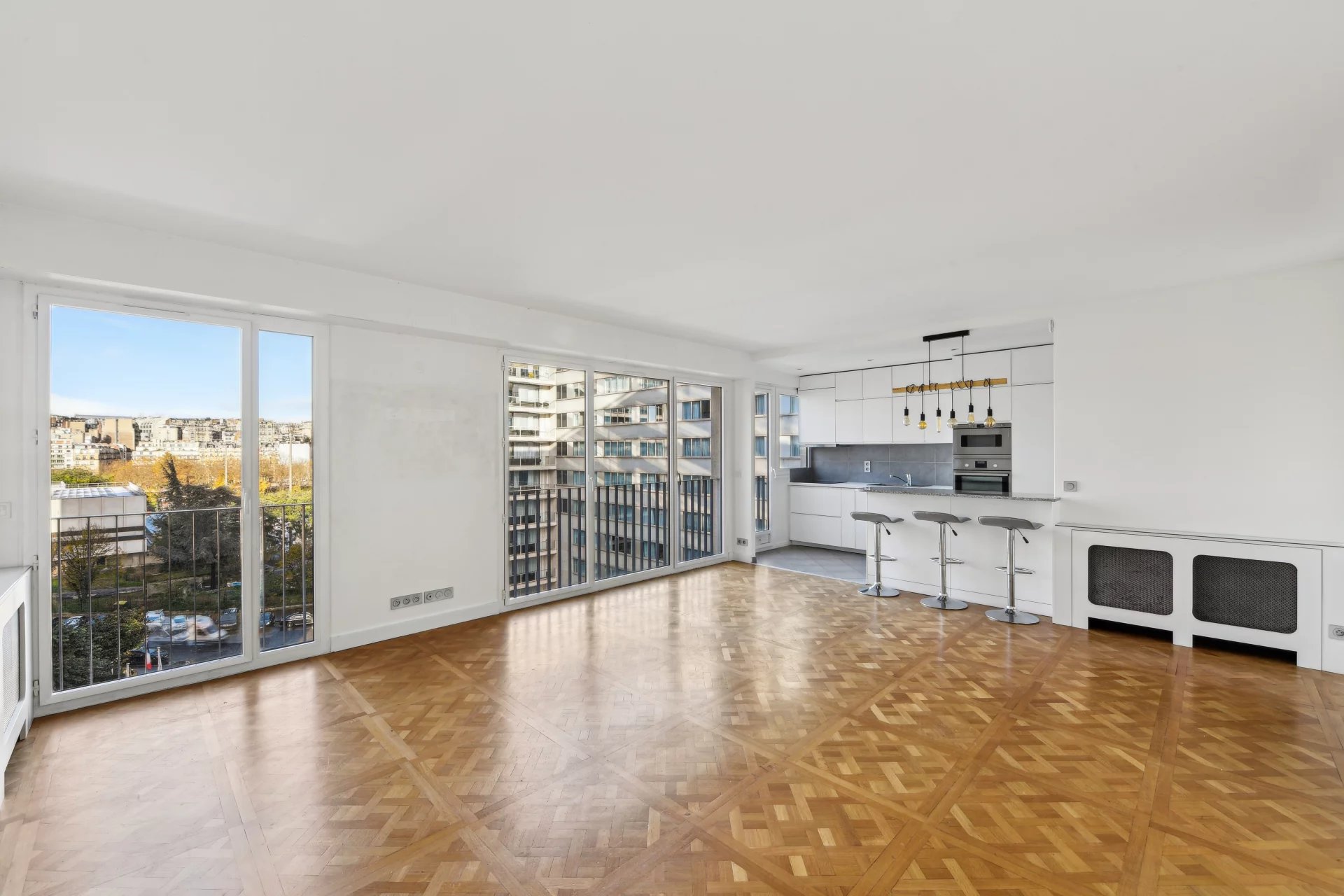 High floor with unobstructed view - Champs de Mars