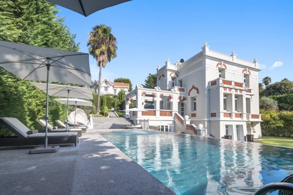 Historic Neo-Moorish Villa for Sale in Cap d'Antibes — photo 1