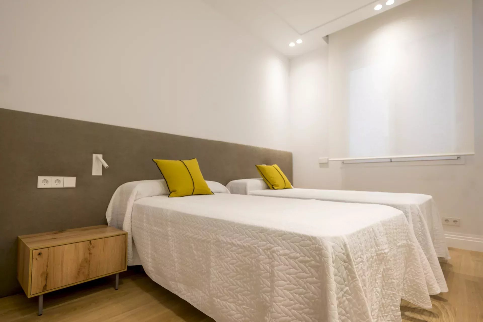 Appartement de Luxe Rénové avec Vue Imprenable sur la Fontaine de Neptune - picture 7