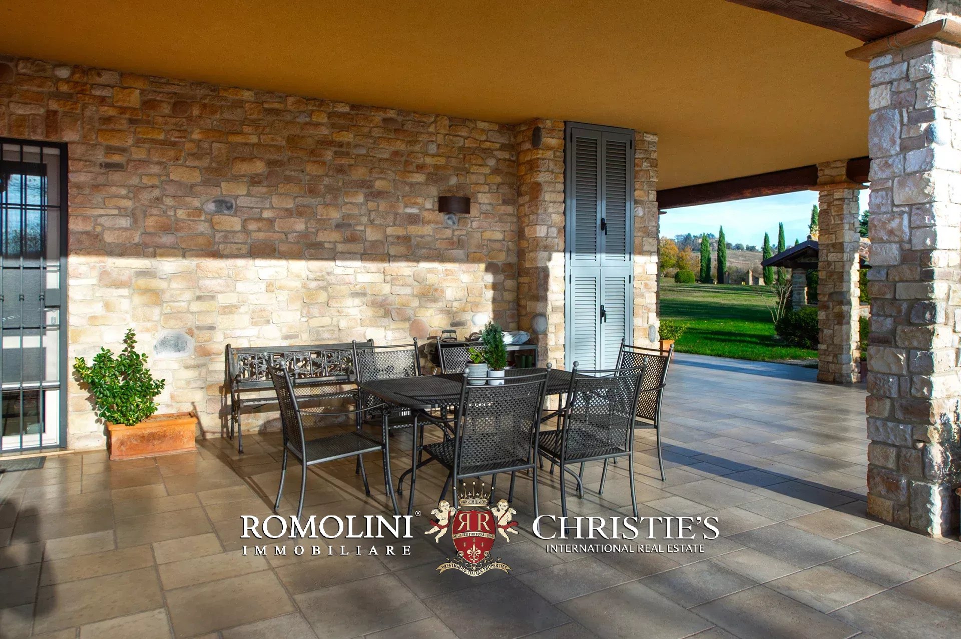 10 Bedroom Villa/Townhouse's Image 14
