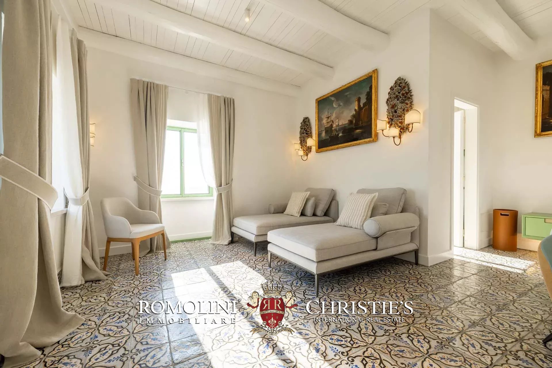 8 Bedroom Villa/Townhouse's Image 89