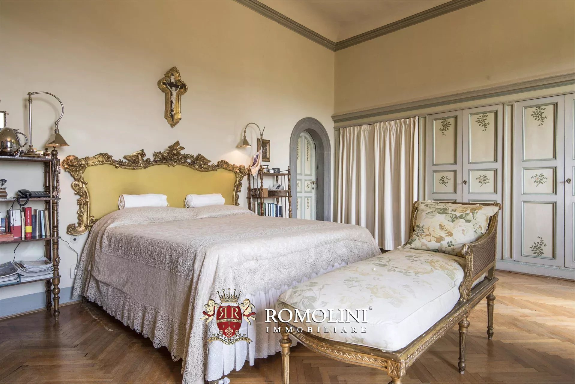 8 Bedroom Villa/Townhouse's Image 57