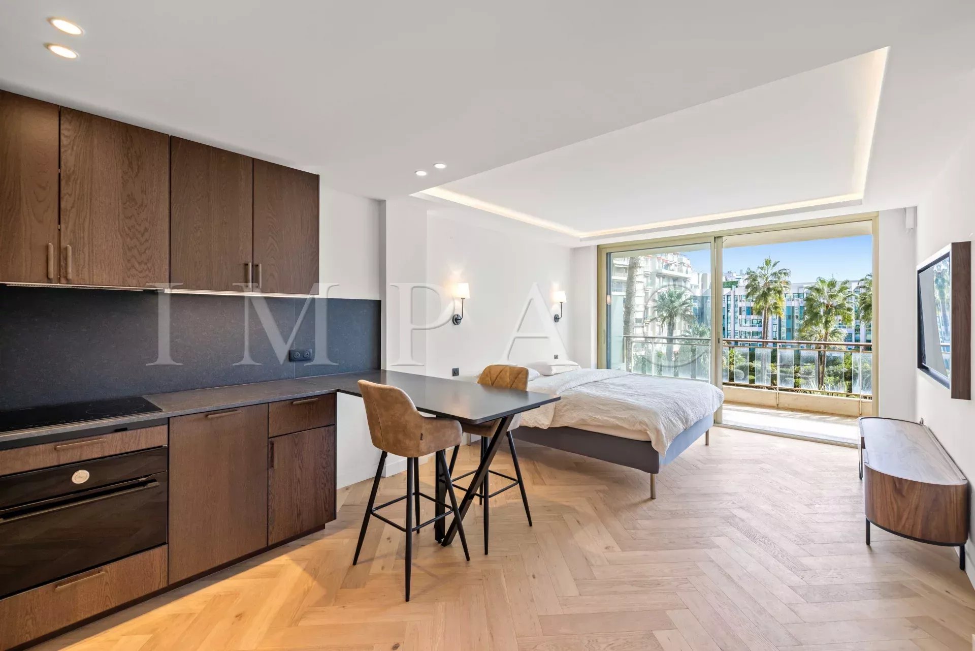 Studio rénové à vendre Cannes Croisette