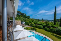MOUGINS - Contemporary house with commanding view — photo 3 of 3