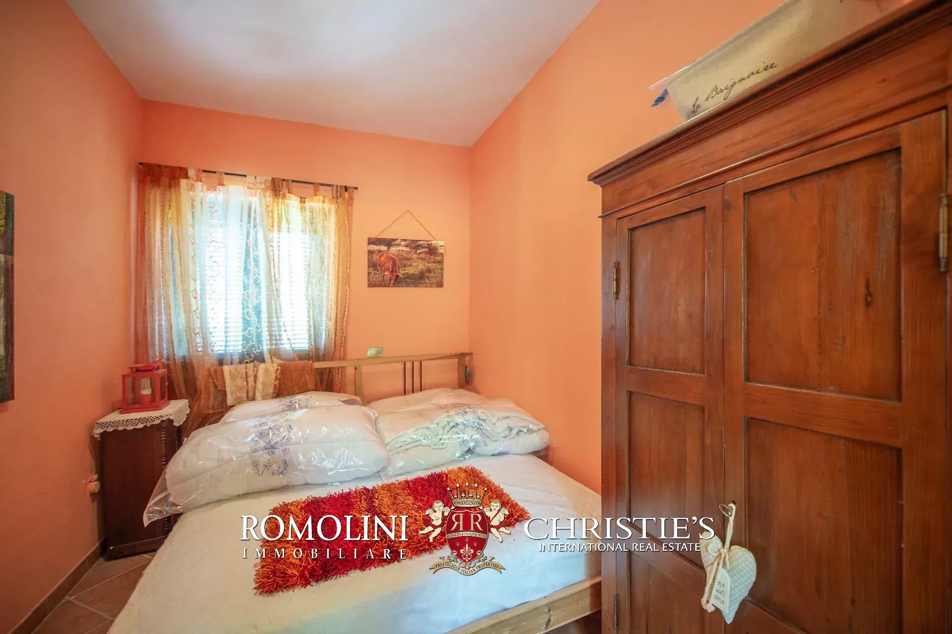 6 Bedroom Villa/Townhouse's Image 37