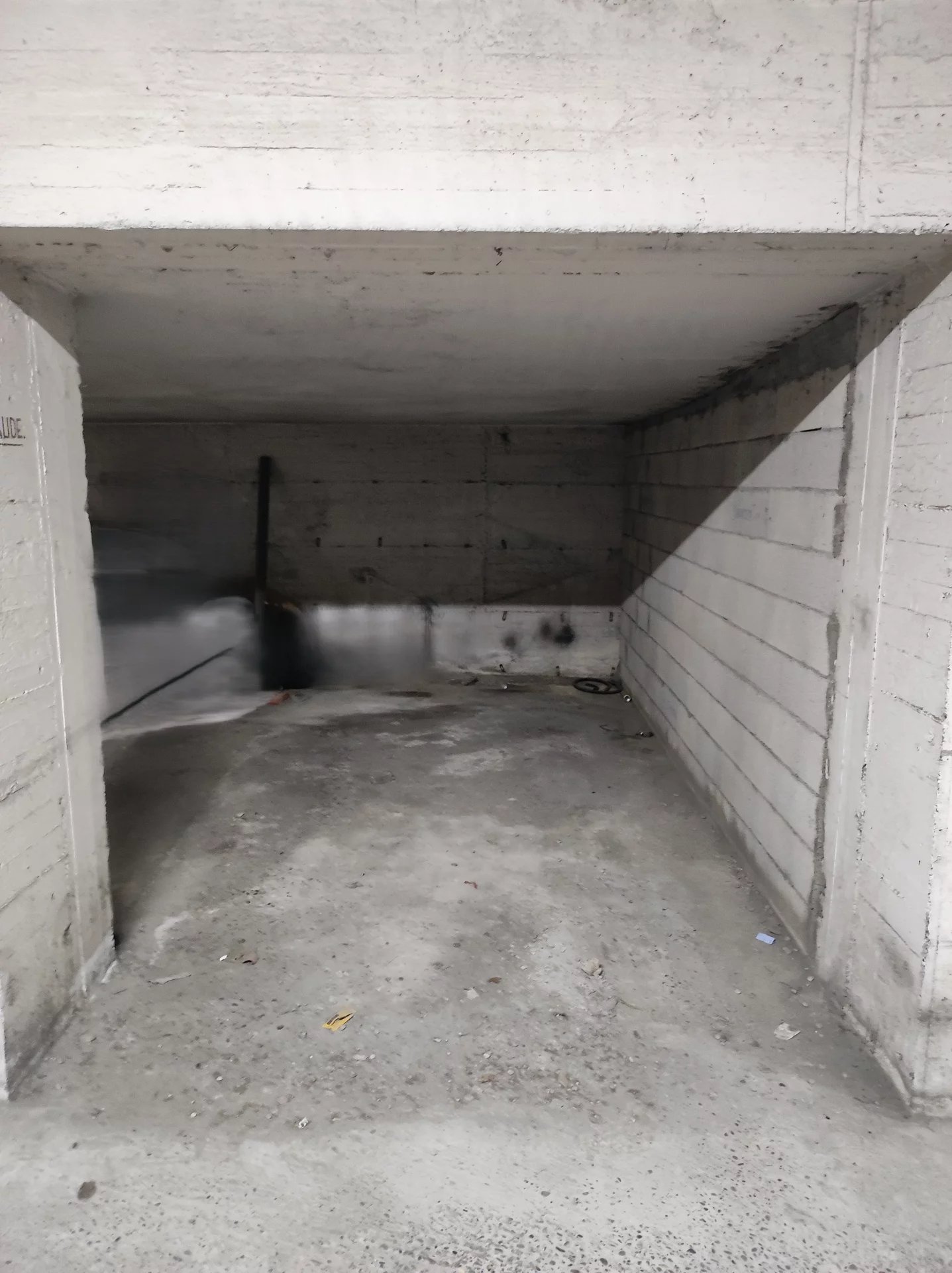 BOX EN SOUS SOL - 188 AV DE FABRON