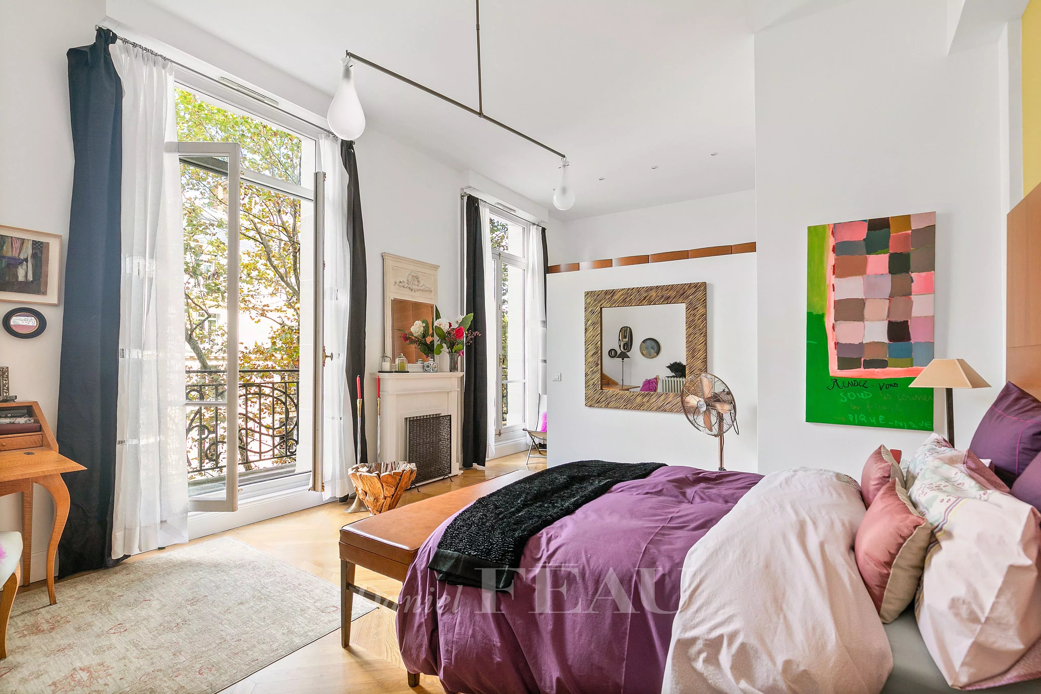 Bedroom, herringbone parquet flooring