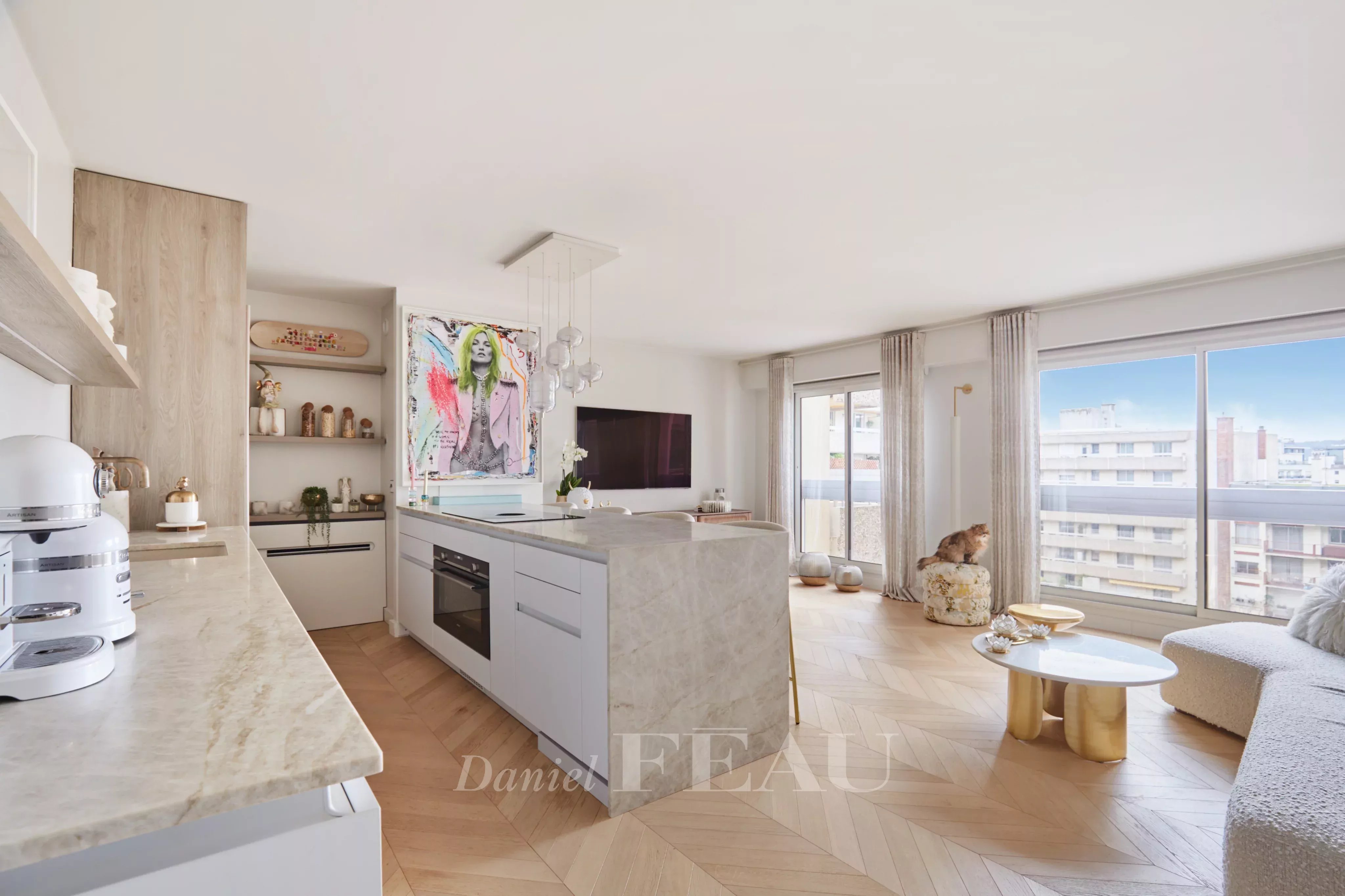 Boulogne - Les Passages - Etage élevé entièrement rénové.