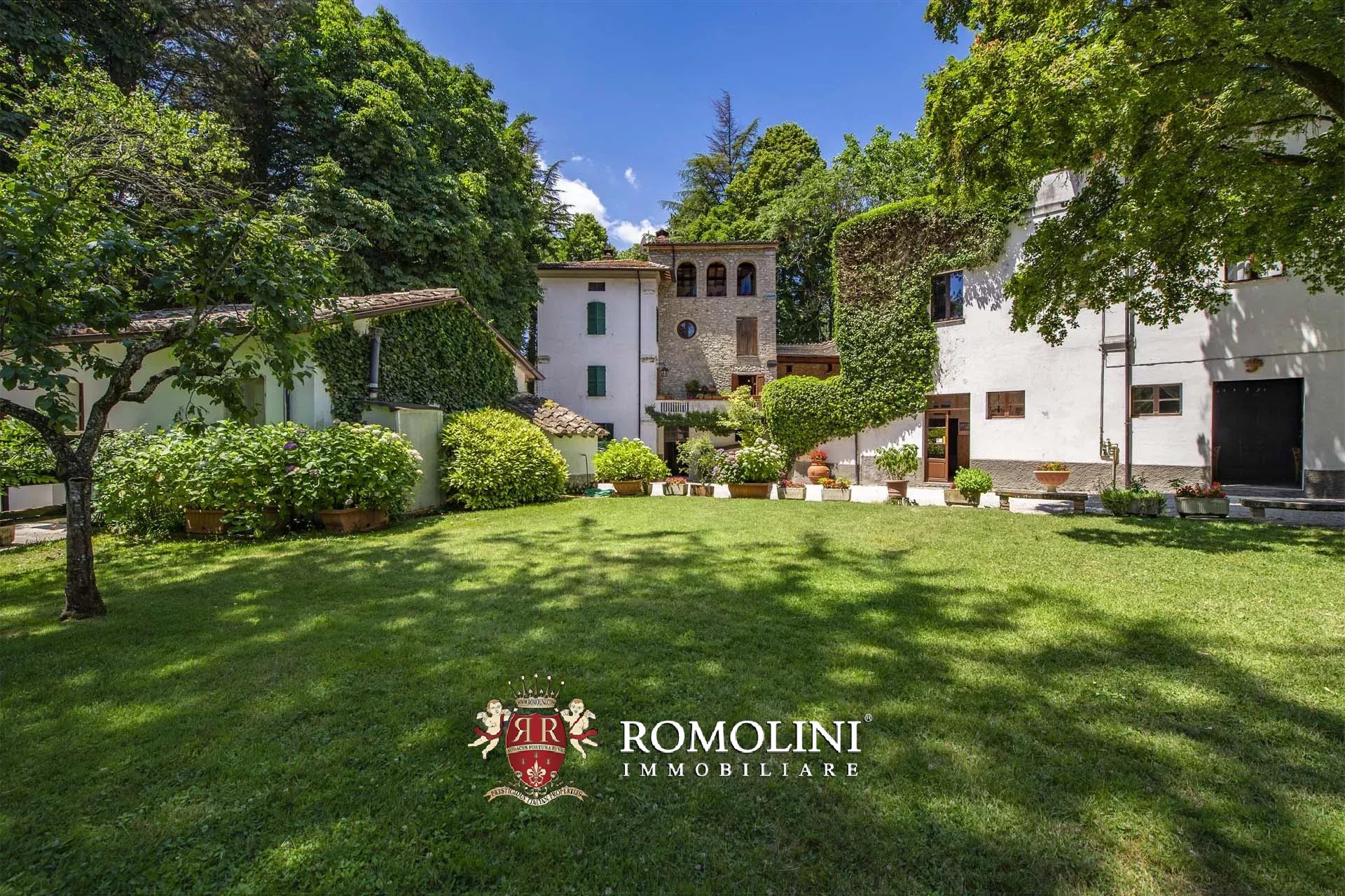 33 Bedroom Villa/Townhouse's Image 6