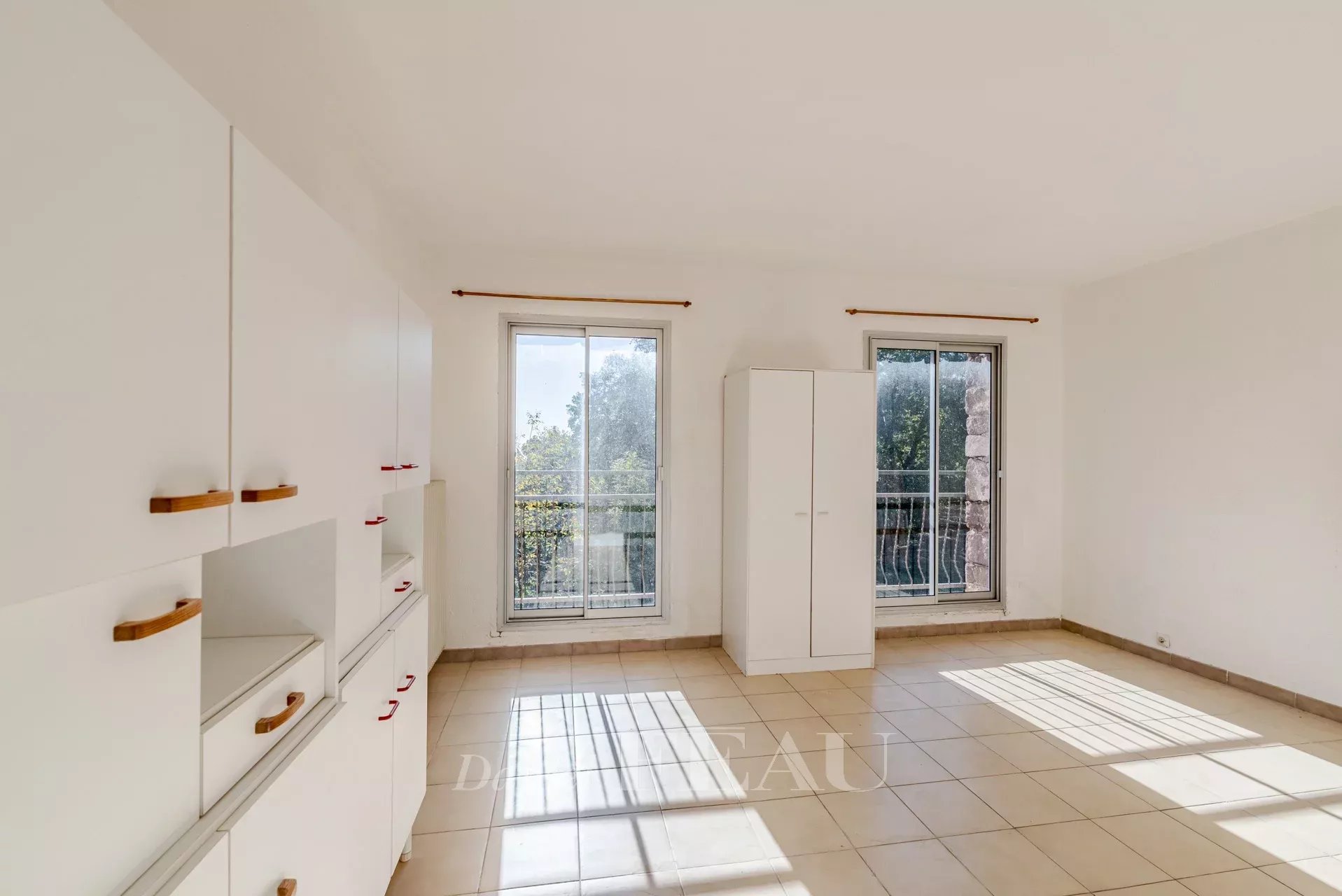 Sale Mas Bagnols-en-Forêt