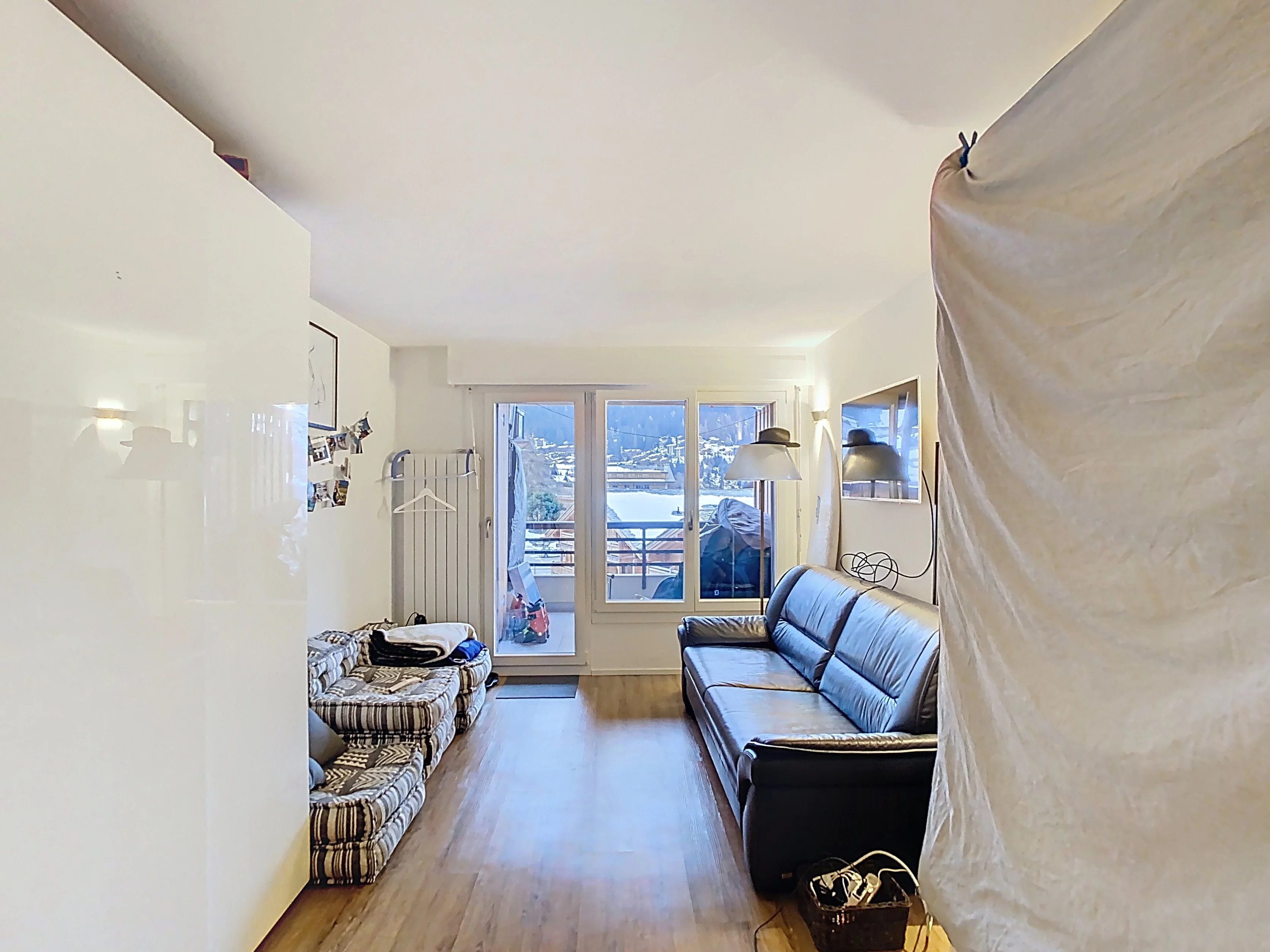 2 appartements adjacents en pleine centre!!