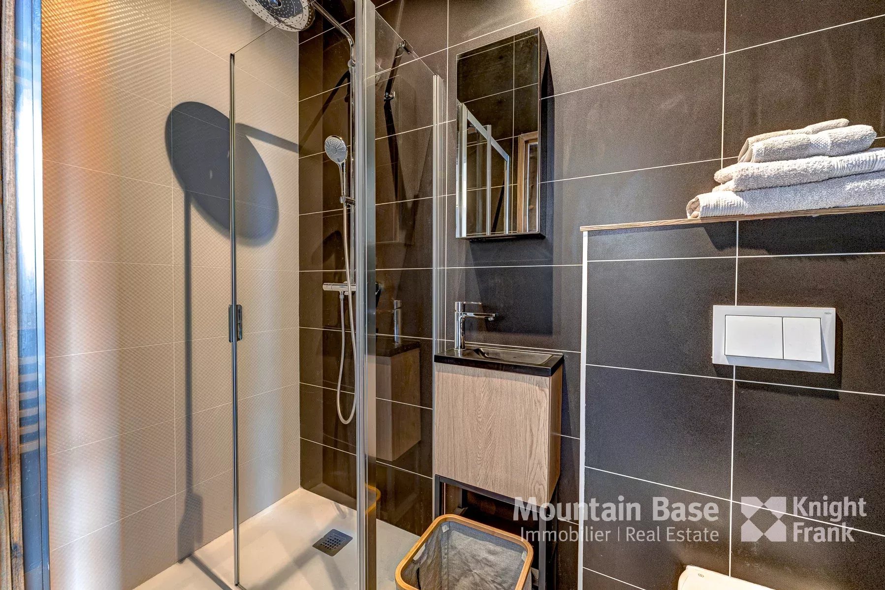 Photo of Newly built, 3-bedroom, 3-bathroom penthouse apartment in Chamonix centre