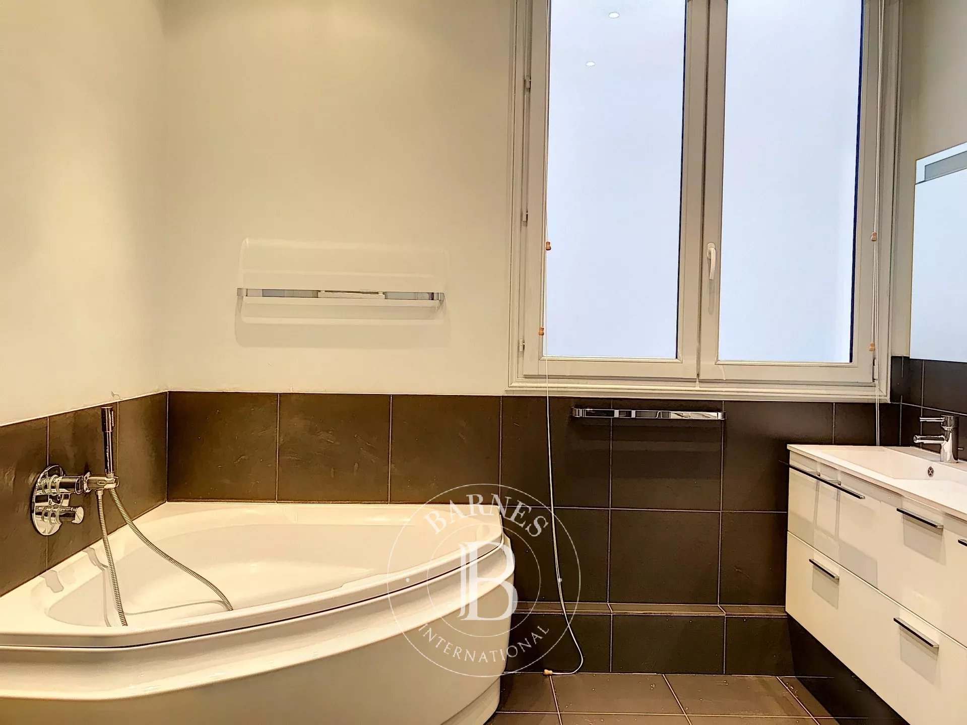 Daire Paris 8ème - picture 17