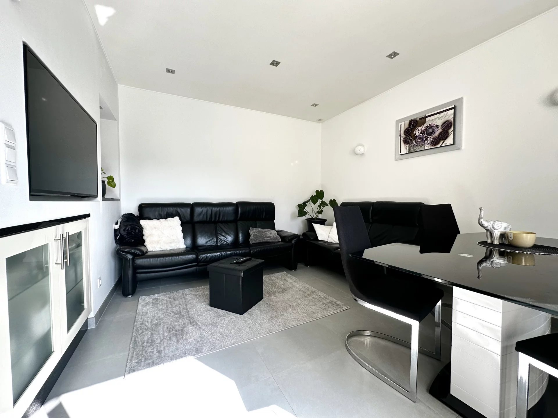 Agence immobilière de AXHOME IMMO SARL