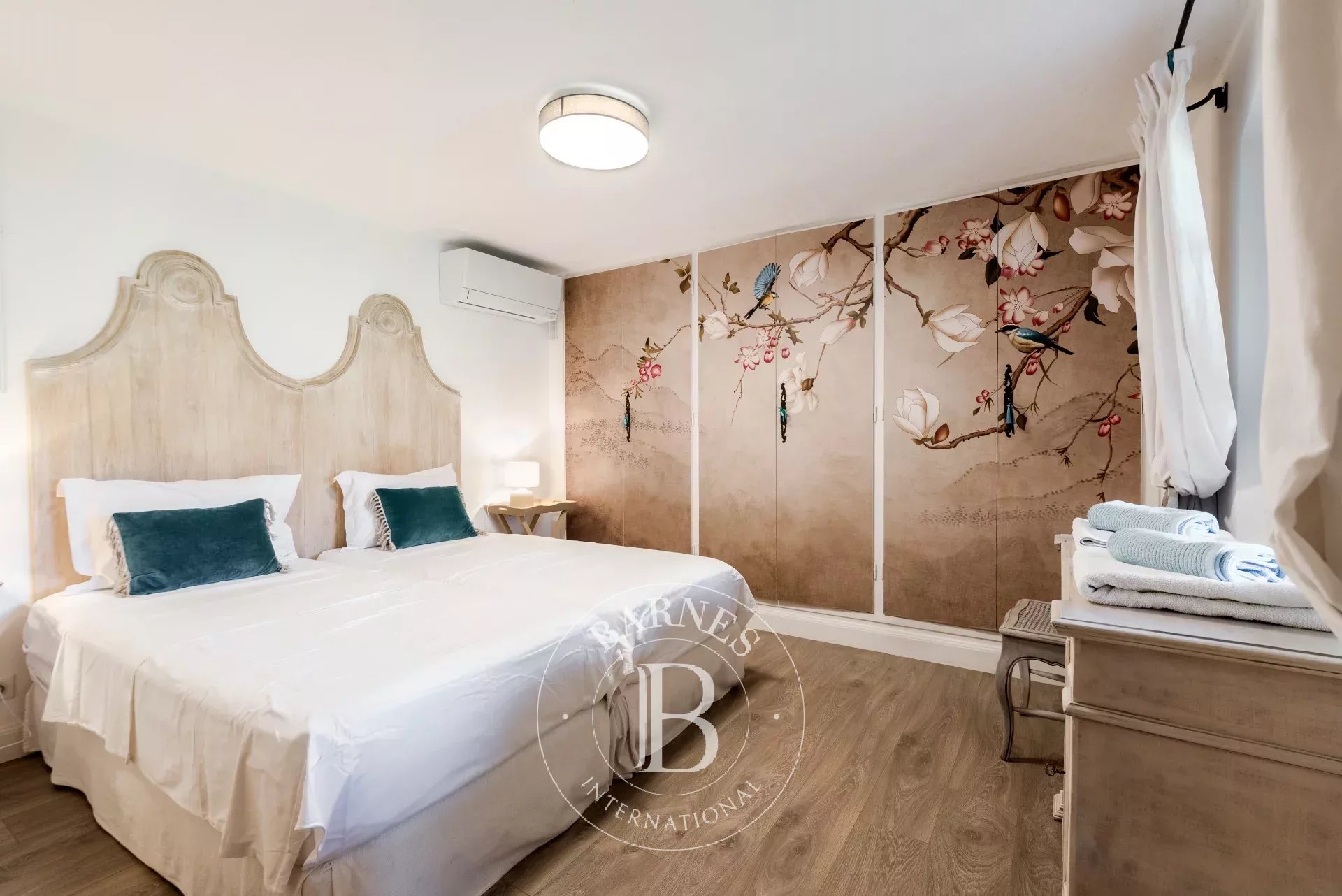 Le Bar-sur-Loup  - Villa  6 Chambres - picture 15