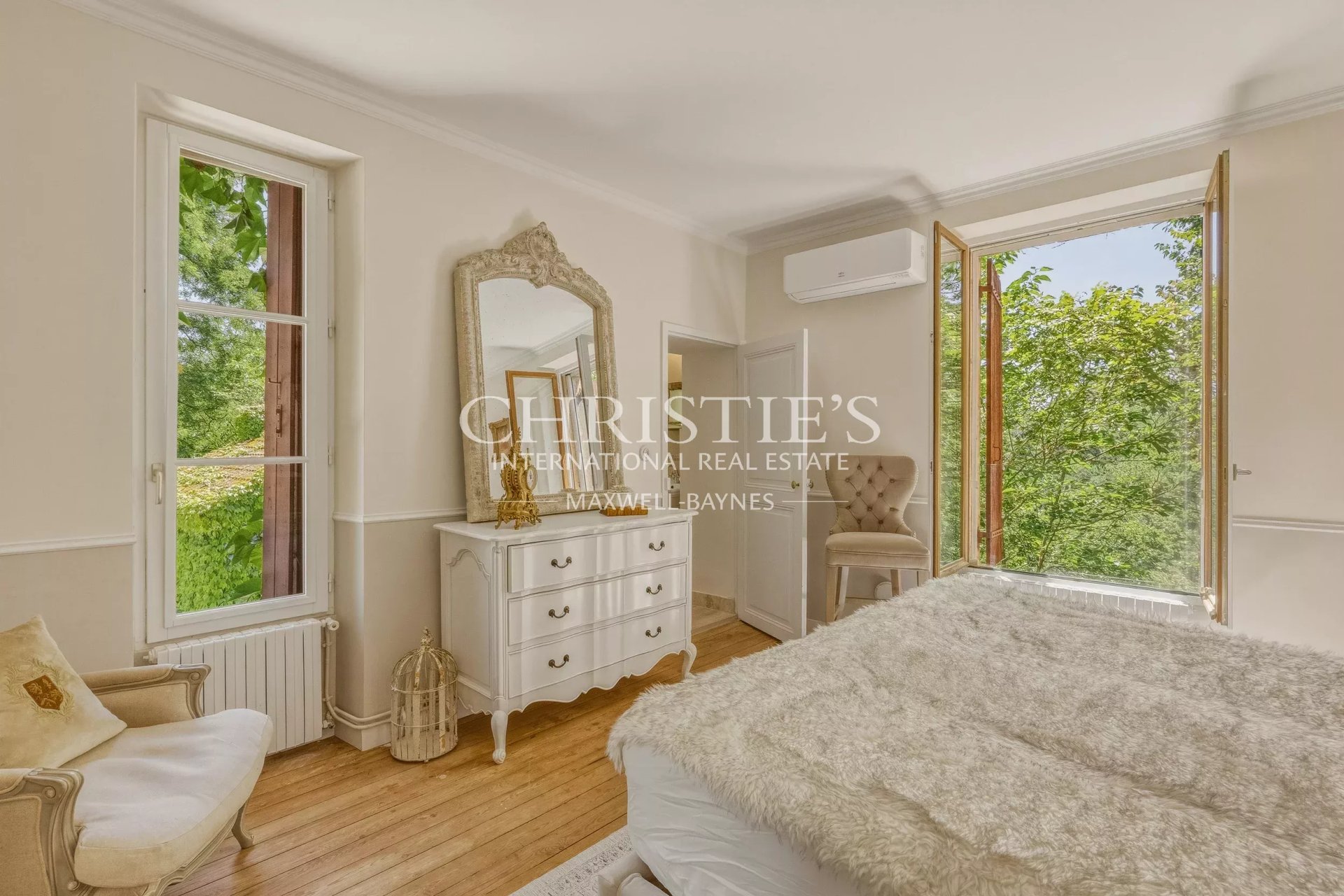 17 Bedroom Chateau's Image 62