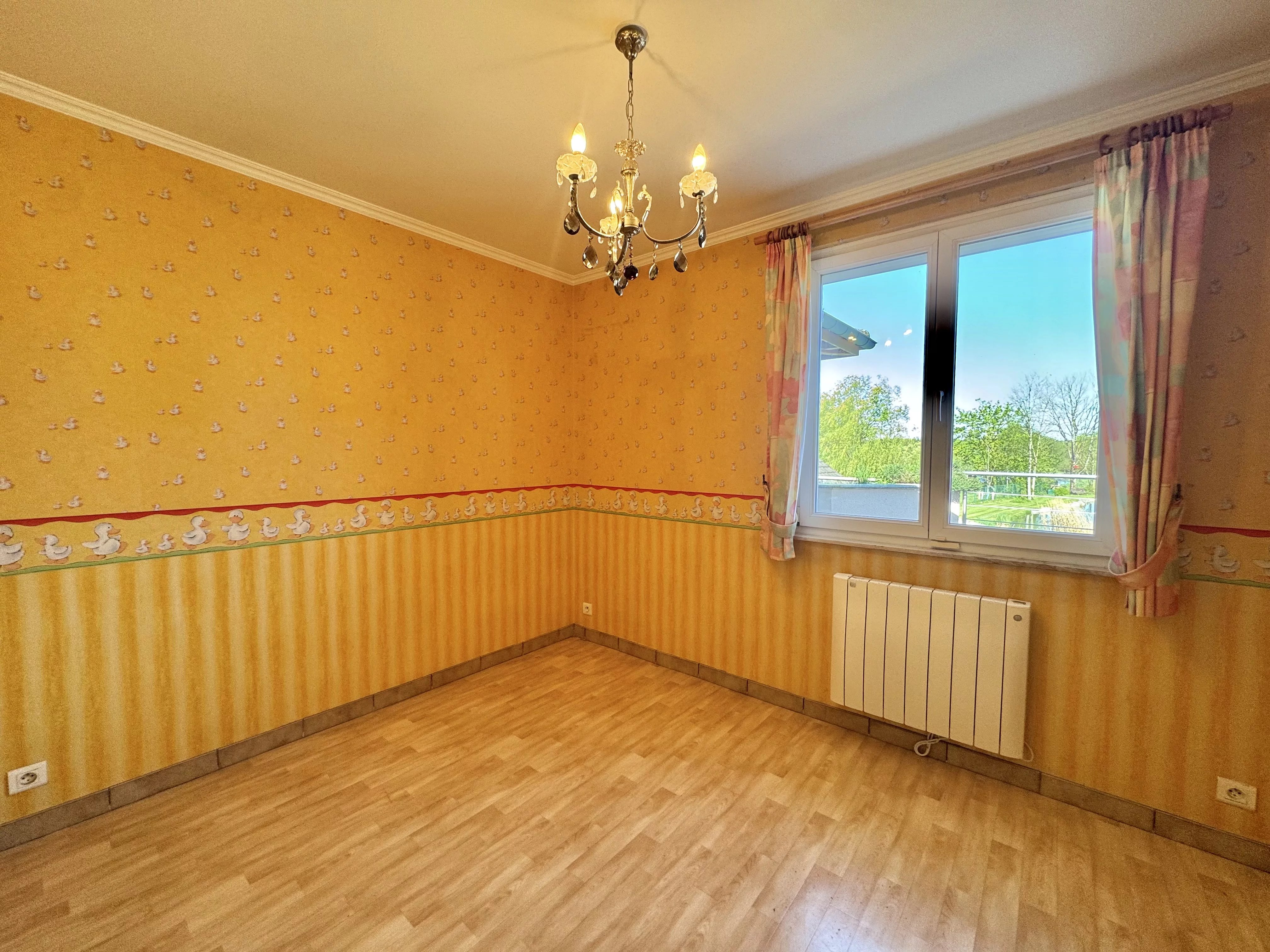 MONTREUX-JEUNE - Maison plain pied avec étang et piscine — photo 5