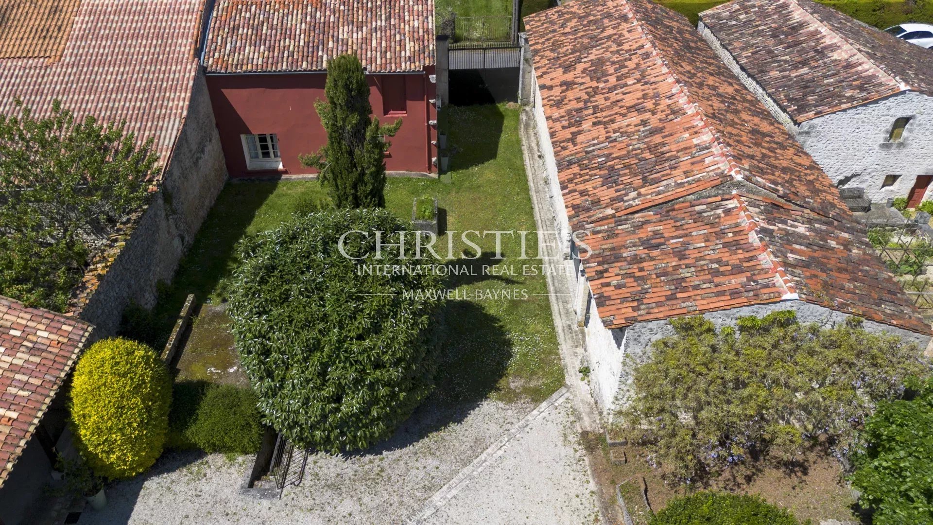 7 Bedroom Villa/Townhouse's Image 18