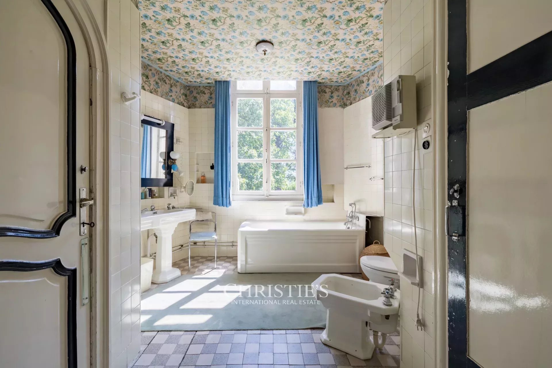 Elegante historische villa, genesteld in een park van bijna 2ha