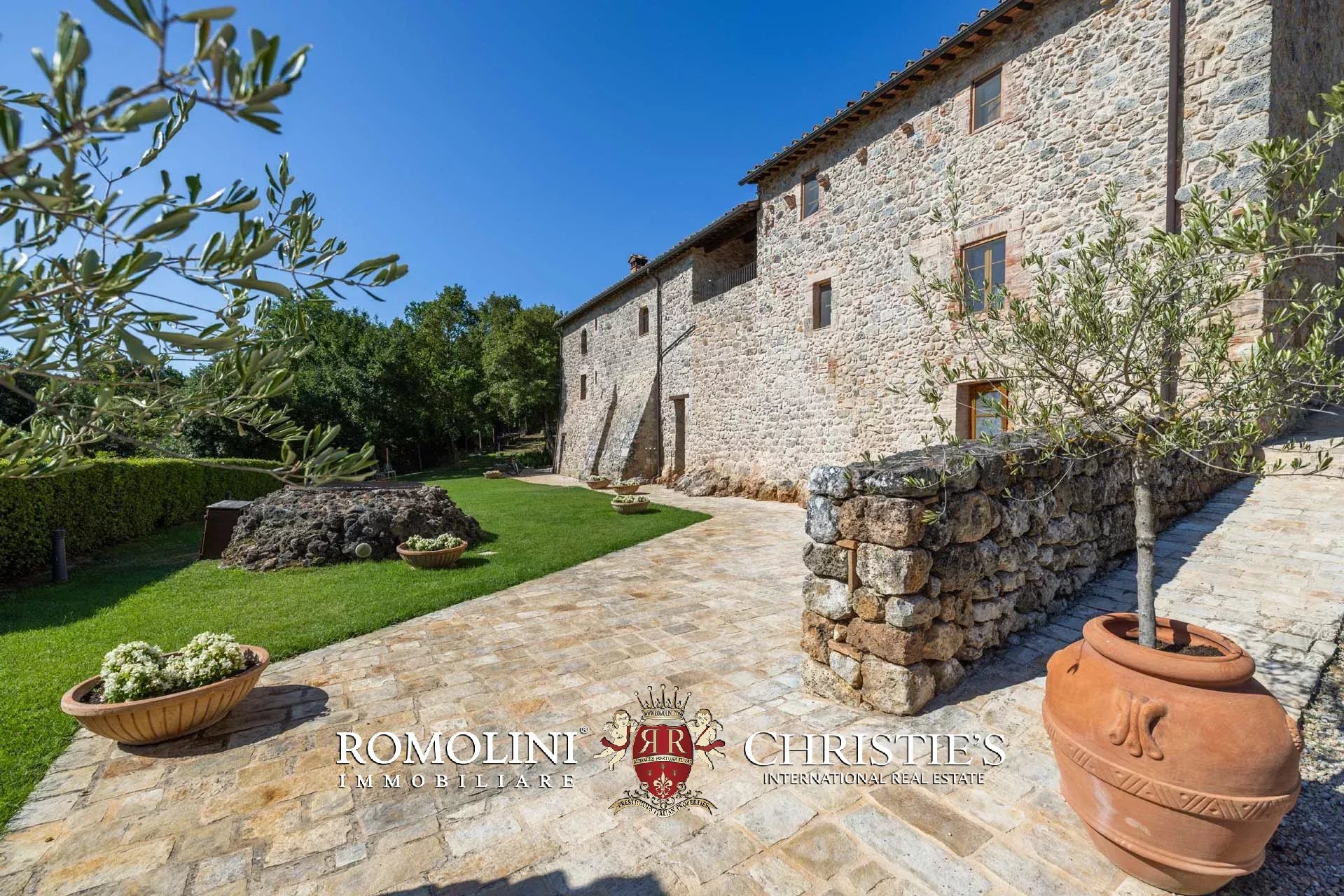 14 Bedroom Villa/Townhouse's Image 32