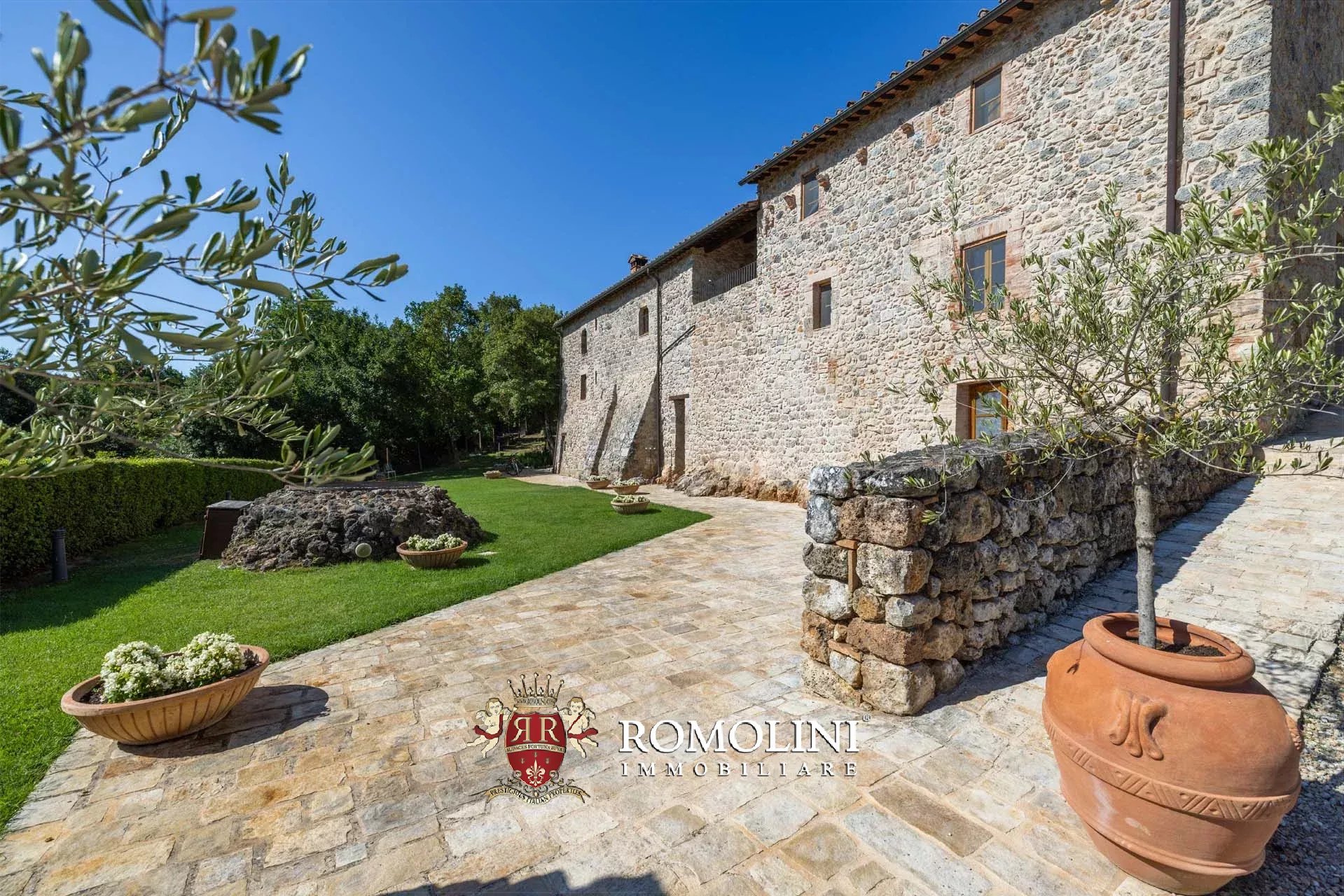 14 Bedroom Villa/Townhouse's Image 32