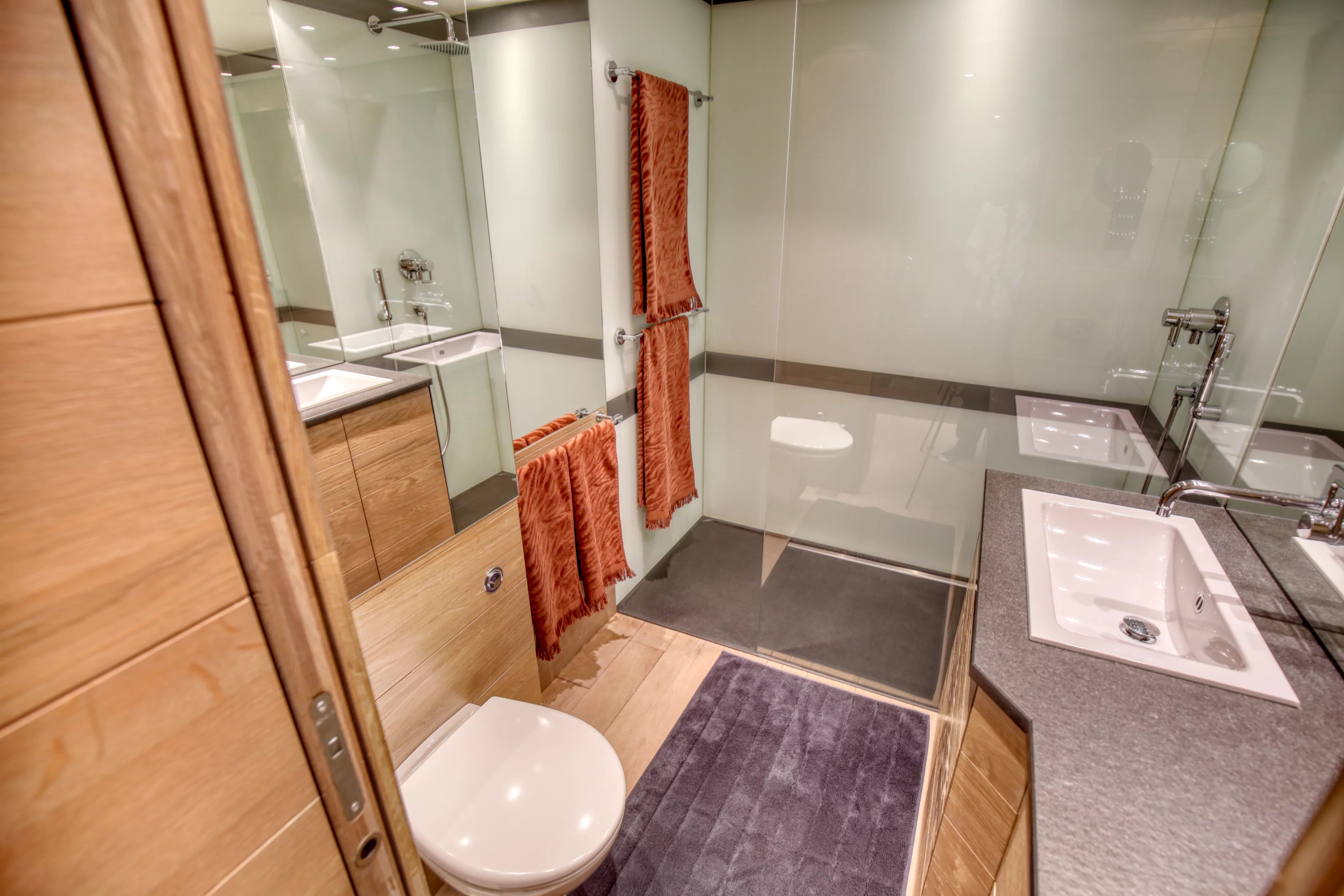 2,5 pièces de standing - rénové et grand balcon, à Crans !