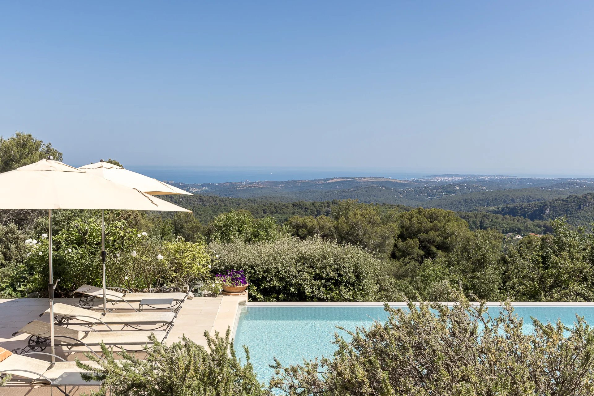 Close to Saint-Paul de Vence - Stunning Mas with panoramic sea view