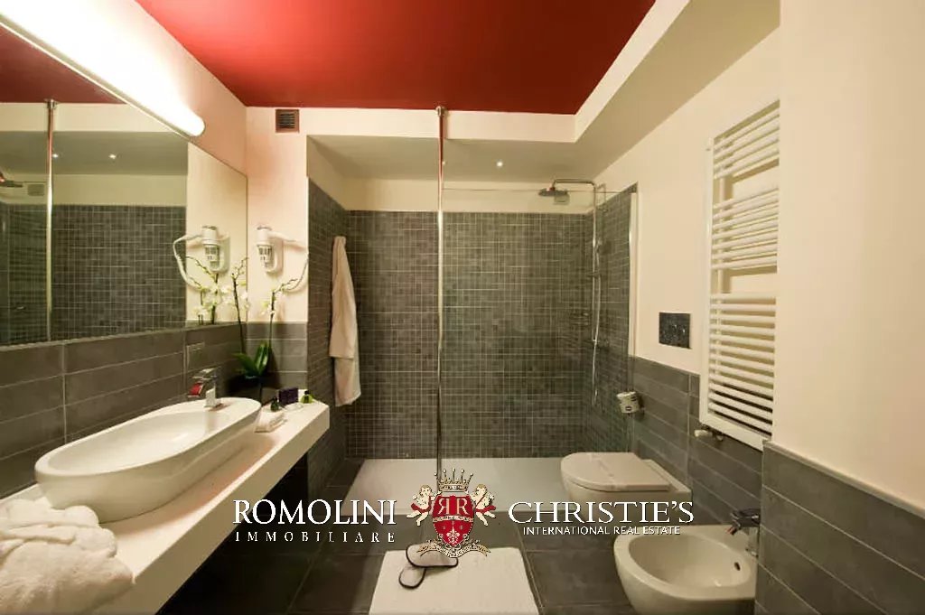 52 Bedroom Villa/Townhouse's Image 82