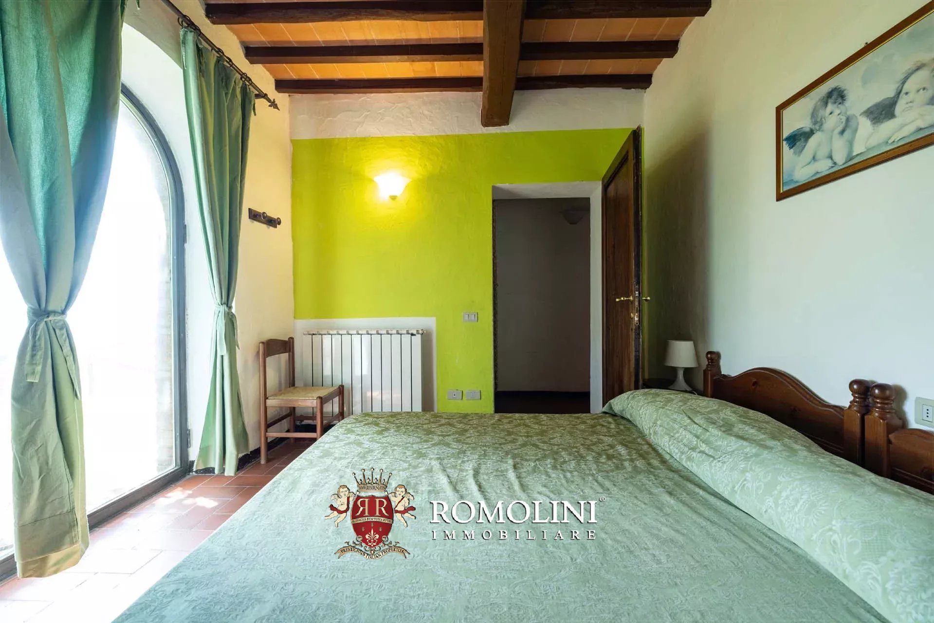 34 Bedroom Vineyard's Image 82