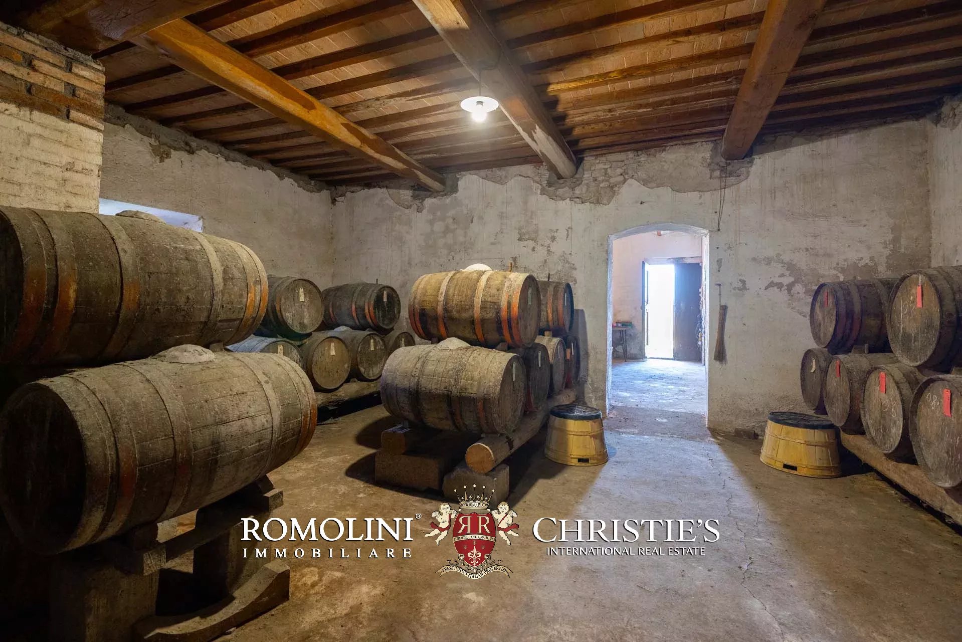 15 Bedroom Vineyard's Image 32