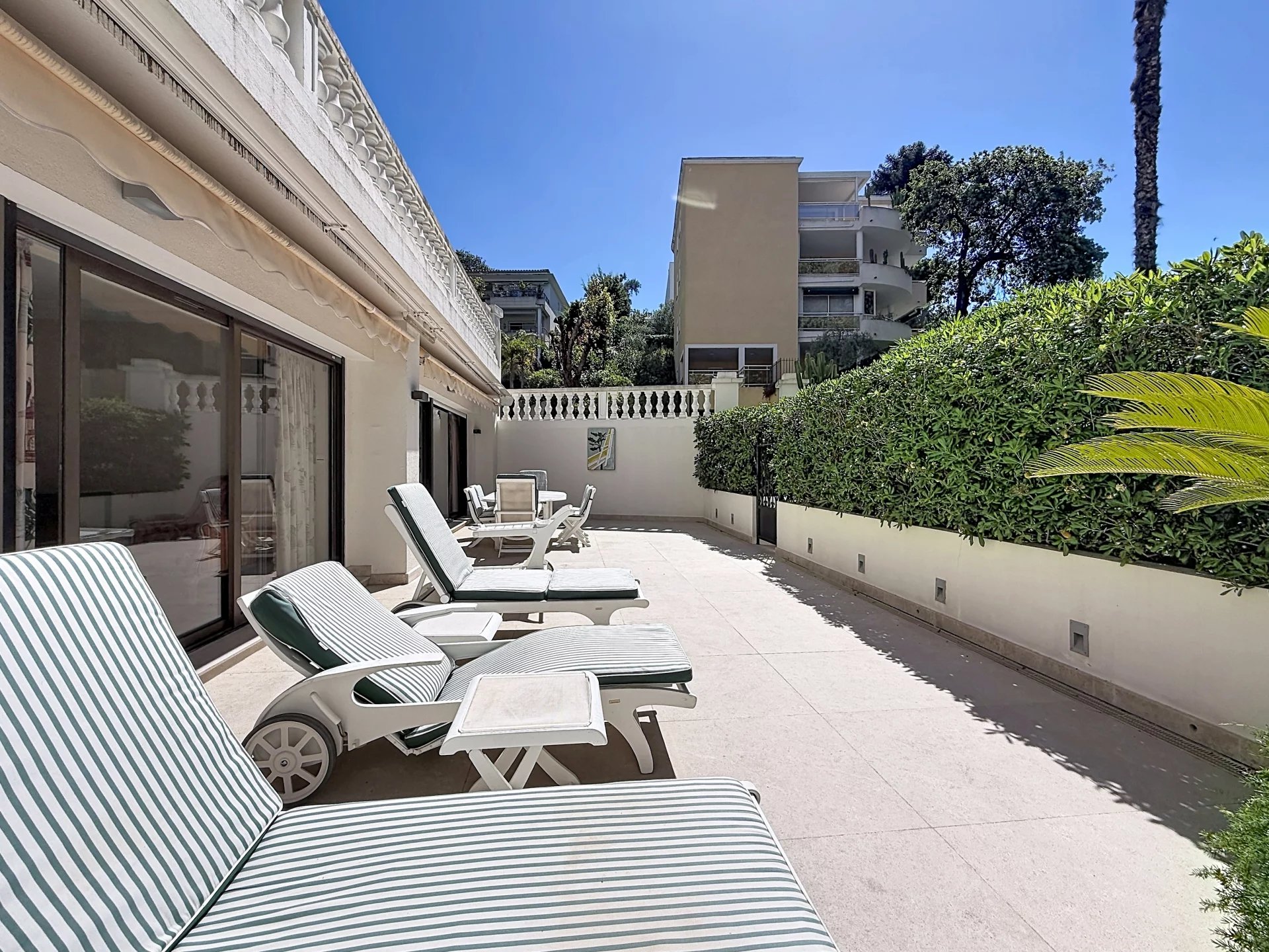 Appartement à 700 mètres du cœur de la ville avec immense terrasse ensoleillée