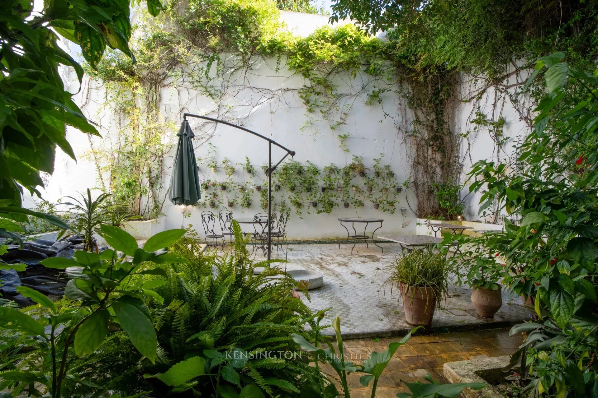 6 Bedroom Villa/Townhouse's Image 28